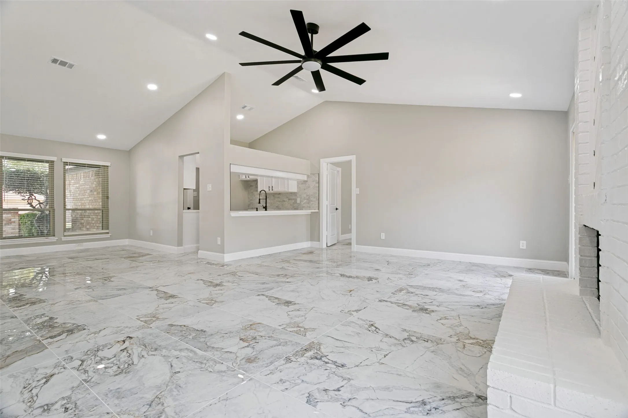 Single Family Residence For Sale in Tarrant County , 6633 N Park Drive, Watauga, Texas 76148, 3 Bedroom, 2 Bathroom, 2 Garage spaces, 1,382 Sqft, built in 1982, mls#21353237, Real Estate Agent in Watauga, Homes For Sale in Tarrant county, Homes For Sale in Watauga, Realtor in Watauga Texas, Real Estate Brokerage Independent Realty Texas, Luminita Cordes Realtor