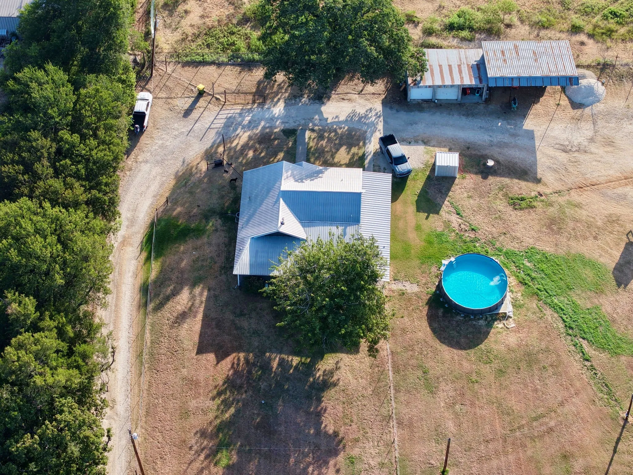 Single Family Residence For Sale in Johnson County , 8345 County Road 205, Grandview, Texas 76050, 4 Bedroom, 2 Bathroom, 3 Garage spaces, 1,817 Sqft, built in 1950, mls#21349021, Real Estate Agent in Grandview, Homes For Sale in Johnson county, Homes For Sale in Grandview, Realtor in Grandview Texas, Real Estate Brokerage Independent Realty Texas, Luminita Cordes Realtor