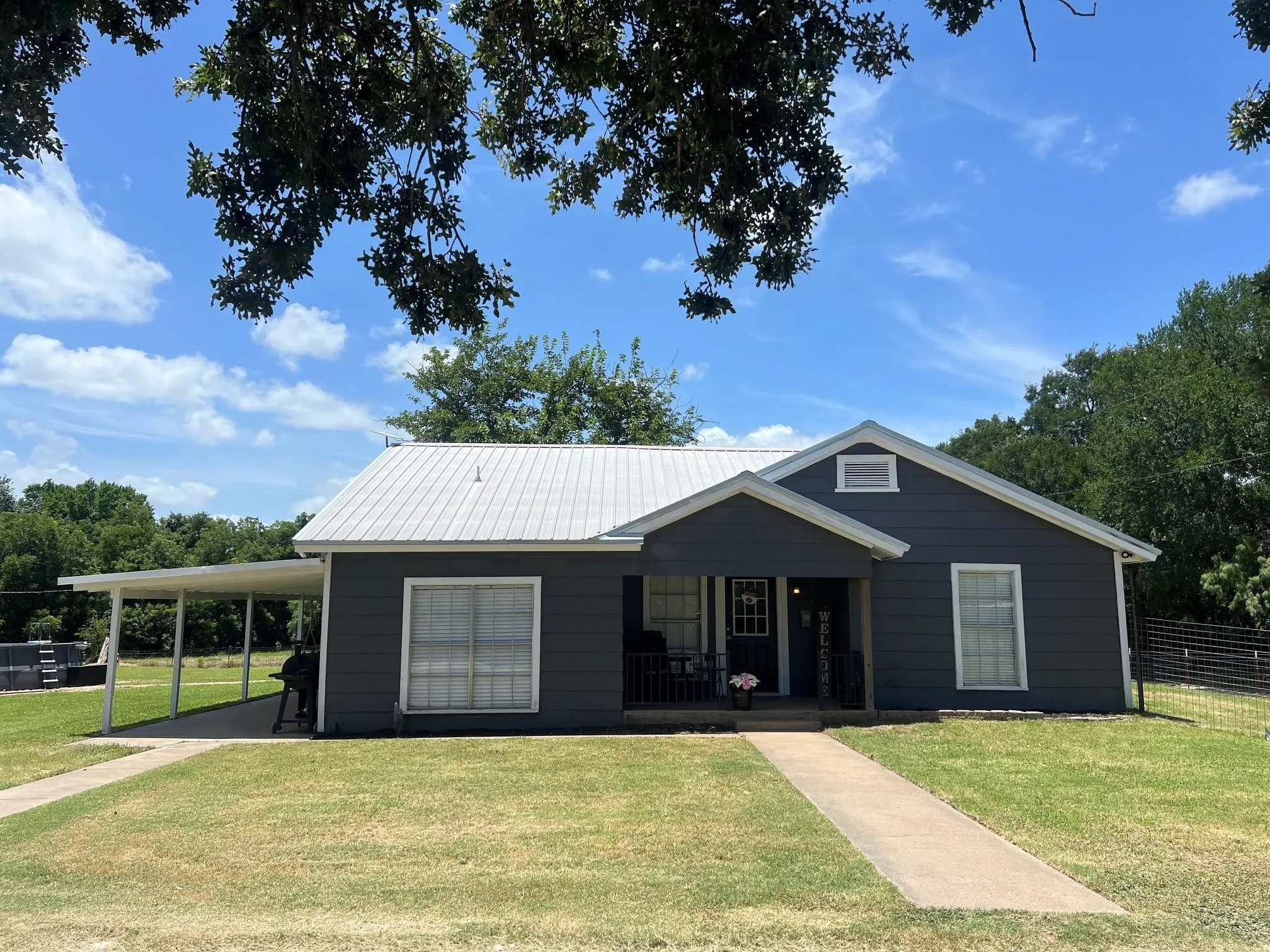 Single Family Residence For Sale in Johnson County , 8345 County Road 205, Grandview, Texas 76050, 4 Bedroom, 2 Bathroom, 3 Garage spaces, 1,817 Sqft, built in 1950, mls#21349021, Real Estate Agent in Grandview, Homes For Sale in Johnson county, Homes For Sale in Grandview, Realtor in Grandview Texas, Real Estate Brokerage Independent Realty Texas, Luminita Cordes Realtor