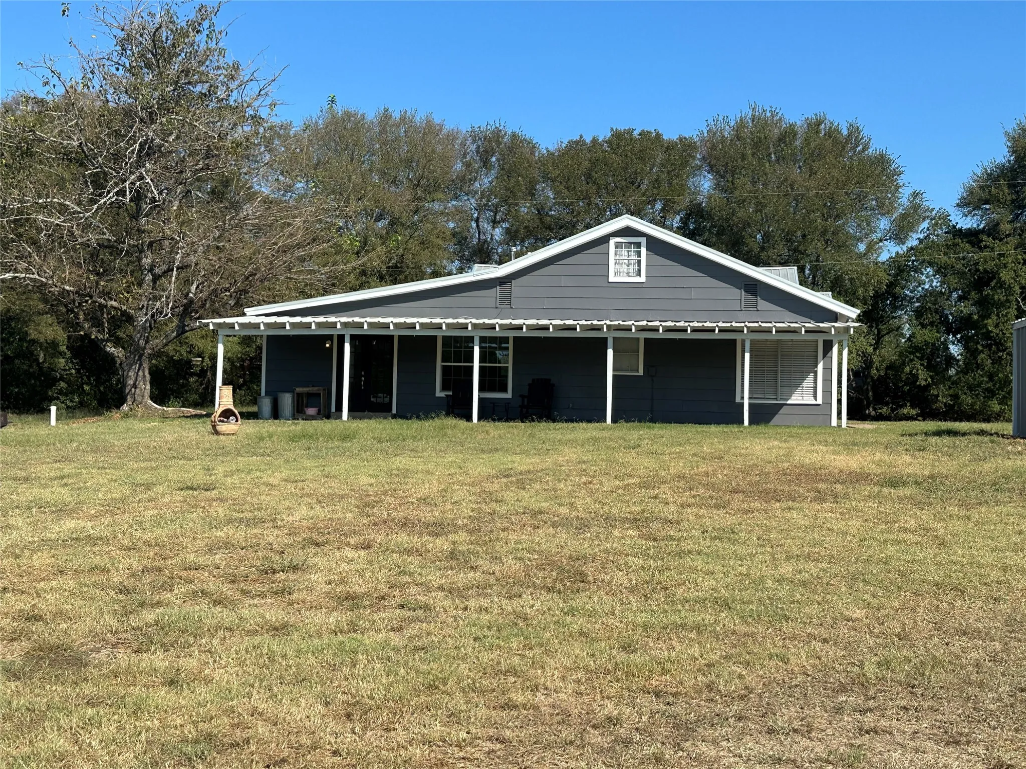 Single Family Residence For Sale in Johnson County , 8345 County Road 205, Grandview, Texas 76050, 4 Bedroom, 2 Bathroom, 3 Garage spaces, 1,817 Sqft, built in 1950, mls#21349021, Real Estate Agent in Grandview, Homes For Sale in Johnson county, Homes For Sale in Grandview, Realtor in Grandview Texas, Real Estate Brokerage Independent Realty Texas, Luminita Cordes Realtor