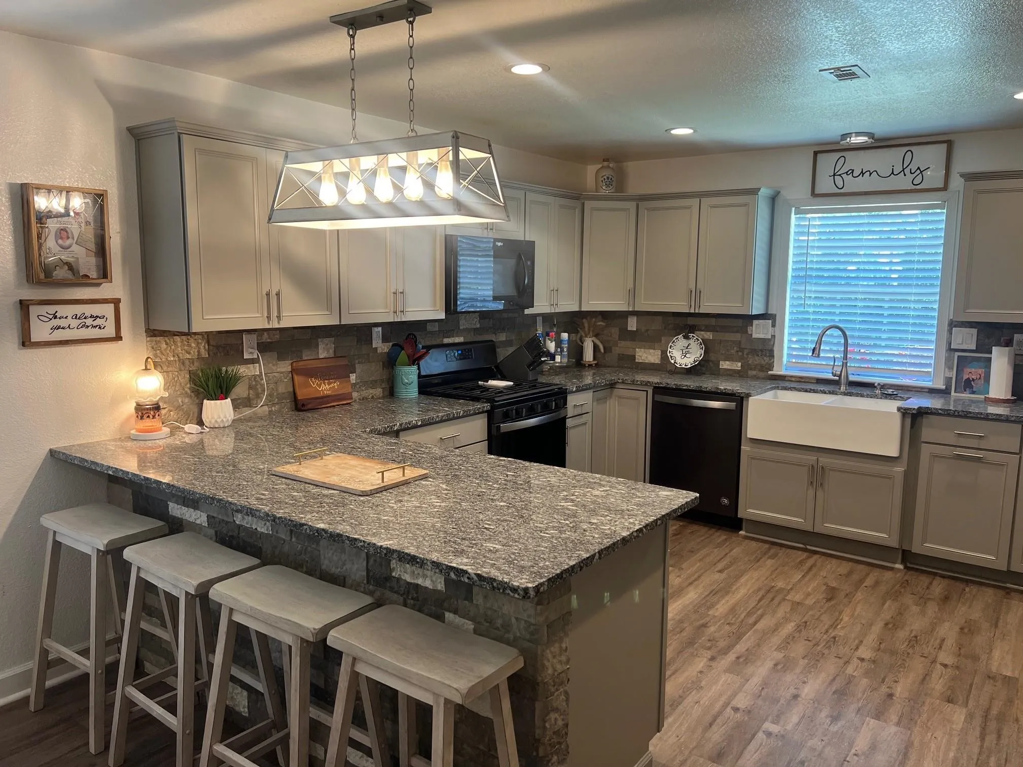 Single Family Residence For Sale in Johnson County , 8345 County Road 205, Grandview, Texas 76050, 4 Bedroom, 2 Bathroom, 3 Garage spaces, 1,817 Sqft, built in 1950, mls#21349021, Real Estate Agent in Grandview, Homes For Sale in Johnson county, Homes For Sale in Grandview, Realtor in Grandview Texas, Real Estate Brokerage Independent Realty Texas, Luminita Cordes Realtor