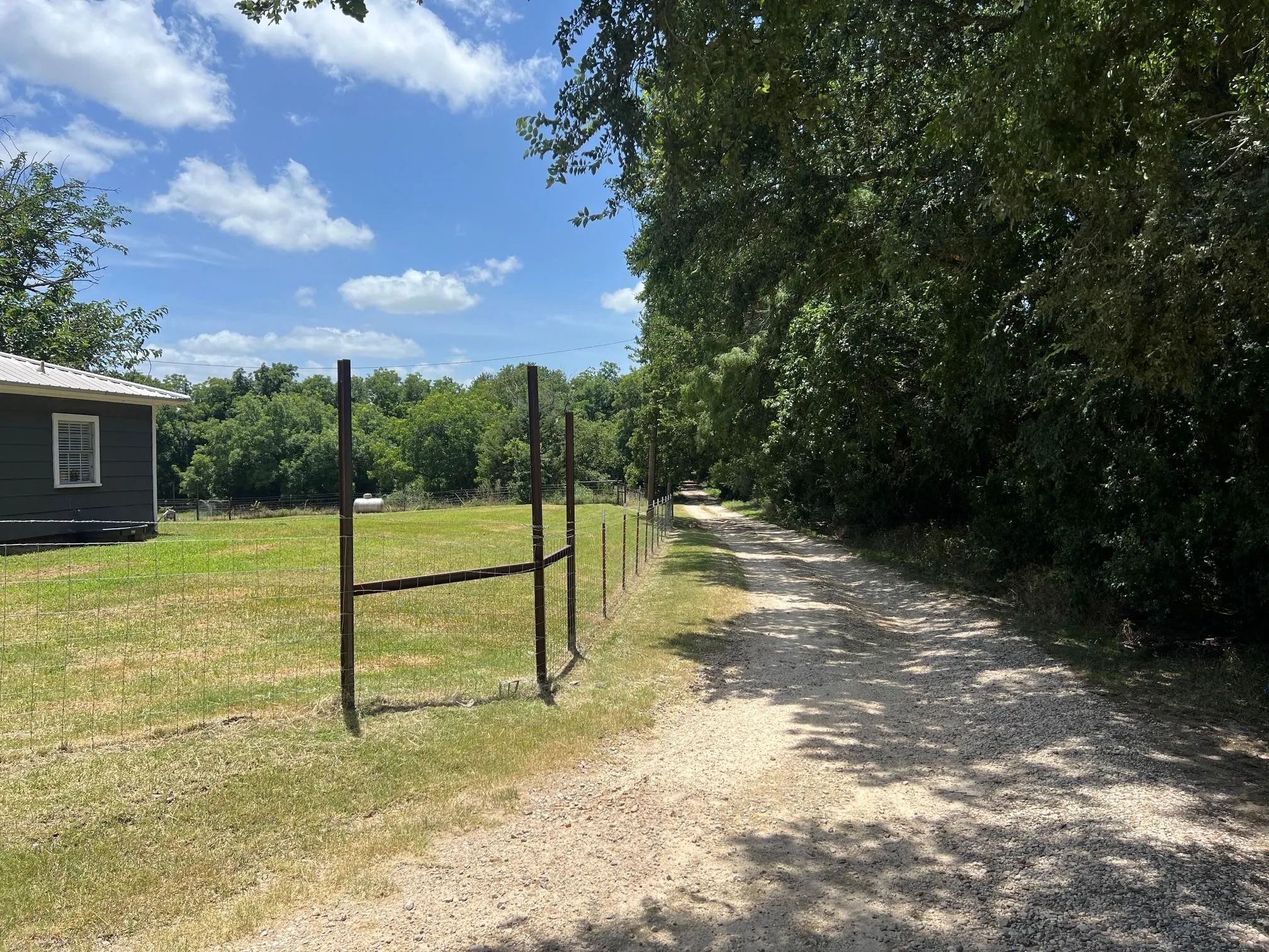 Single Family Residence For Sale in Johnson County , 8345 County Road 205, Grandview, Texas 76050, 4 Bedroom, 2 Bathroom, 3 Garage spaces, 1,817 Sqft, built in 1950, mls#21349021, Real Estate Agent in Grandview, Homes For Sale in Johnson county, Homes For Sale in Grandview, Realtor in Grandview Texas, Real Estate Brokerage Independent Realty Texas, Luminita Cordes Realtor