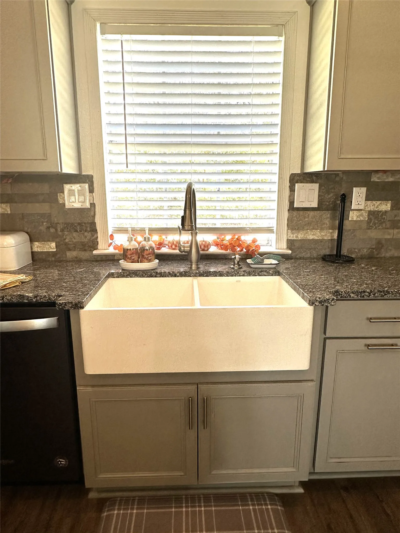Single Family Residence For Sale in Johnson County , 8345 County Road 205, Grandview, Texas 76050, 4 Bedroom, 2 Bathroom, 3 Garage spaces, 1,817 Sqft, built in 1950, mls#21349021, Real Estate Agent in Grandview, Homes For Sale in Johnson county, Homes For Sale in Grandview, Realtor in Grandview Texas, Real Estate Brokerage Independent Realty Texas, Luminita Cordes Realtor