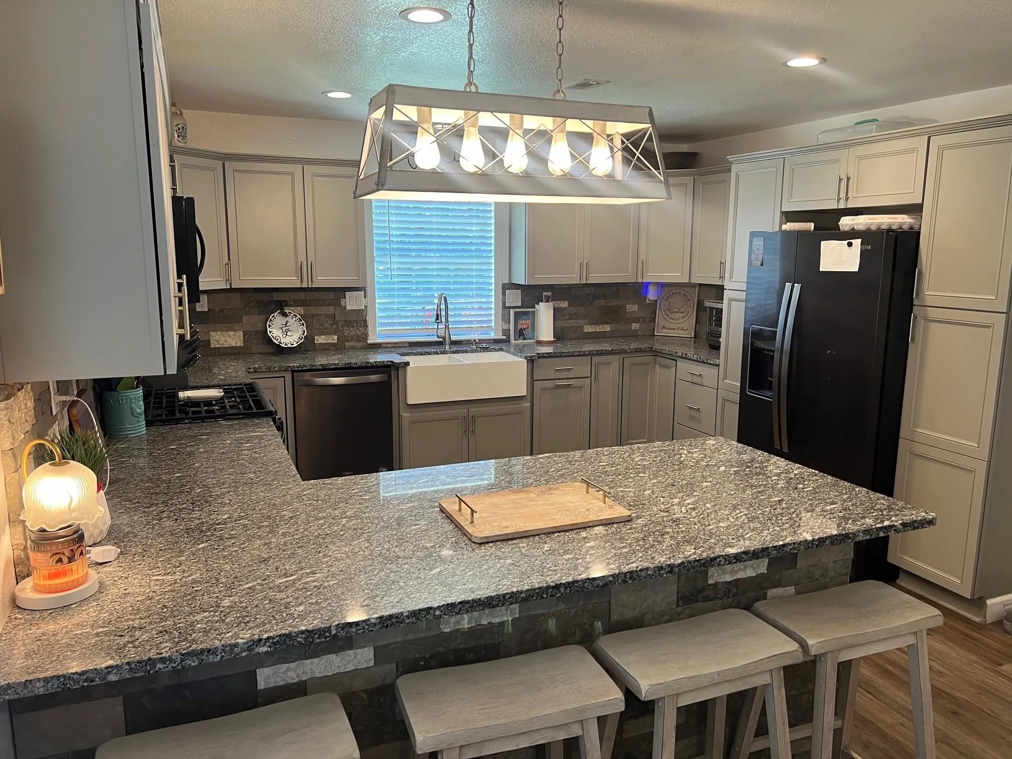 Single Family Residence For Sale in Johnson County , 8345 County Road 205, Grandview, Texas 76050, 4 Bedroom, 2 Bathroom, 3 Garage spaces, 1,817 Sqft, built in 1950, mls#21349021, Real Estate Agent in Grandview, Homes For Sale in Johnson county, Homes For Sale in Grandview, Realtor in Grandview Texas, Real Estate Brokerage Independent Realty Texas, Luminita Cordes Realtor