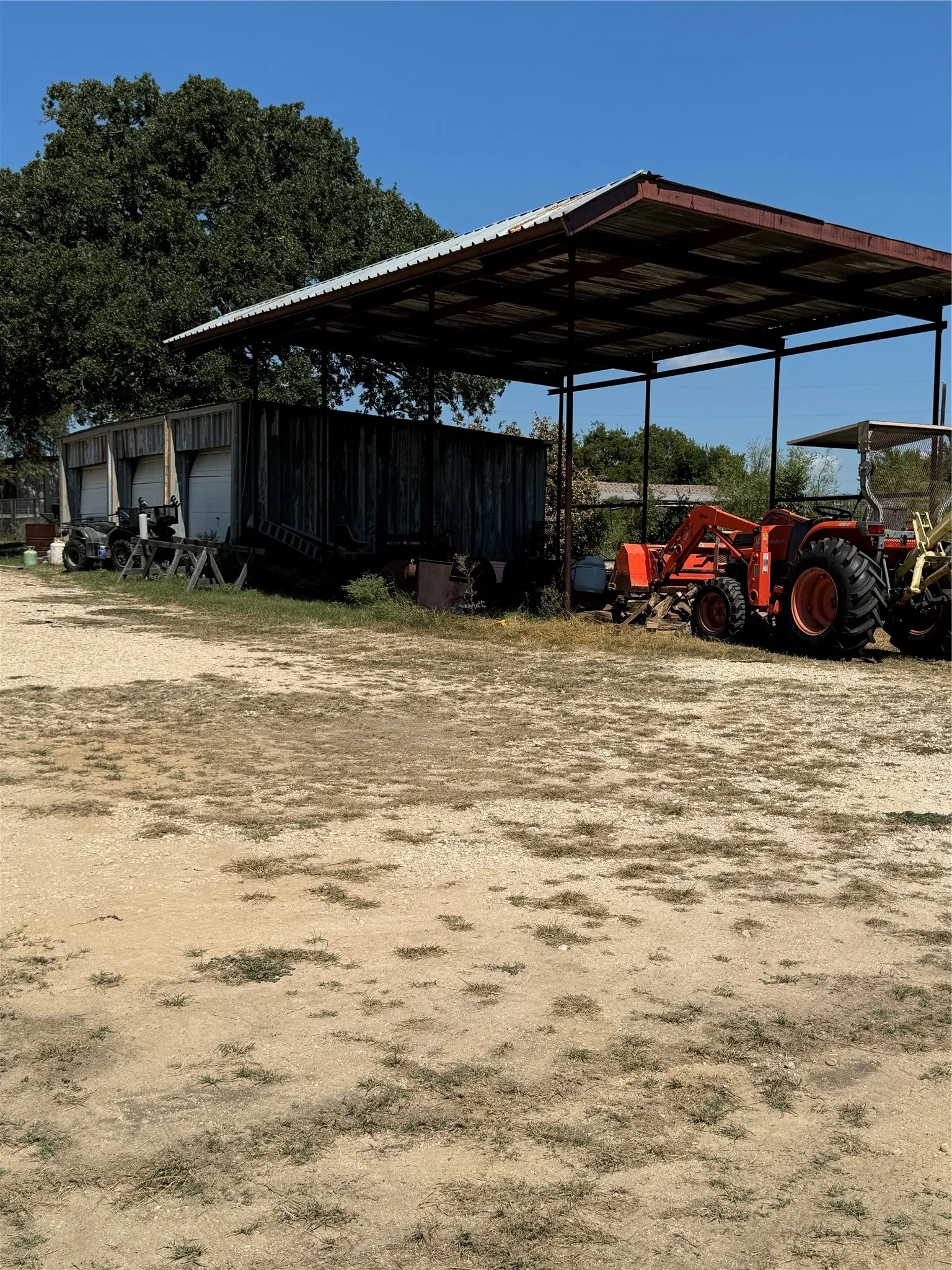 Single Family Residence For Sale in Johnson County , 8345 County Road 205, Grandview, Texas 76050, 4 Bedroom, 2 Bathroom, 3 Garage spaces, 1,817 Sqft, built in 1950, mls#21349021, Real Estate Agent in Grandview, Homes For Sale in Johnson county, Homes For Sale in Grandview, Realtor in Grandview Texas, Real Estate Brokerage Independent Realty Texas, Luminita Cordes Realtor