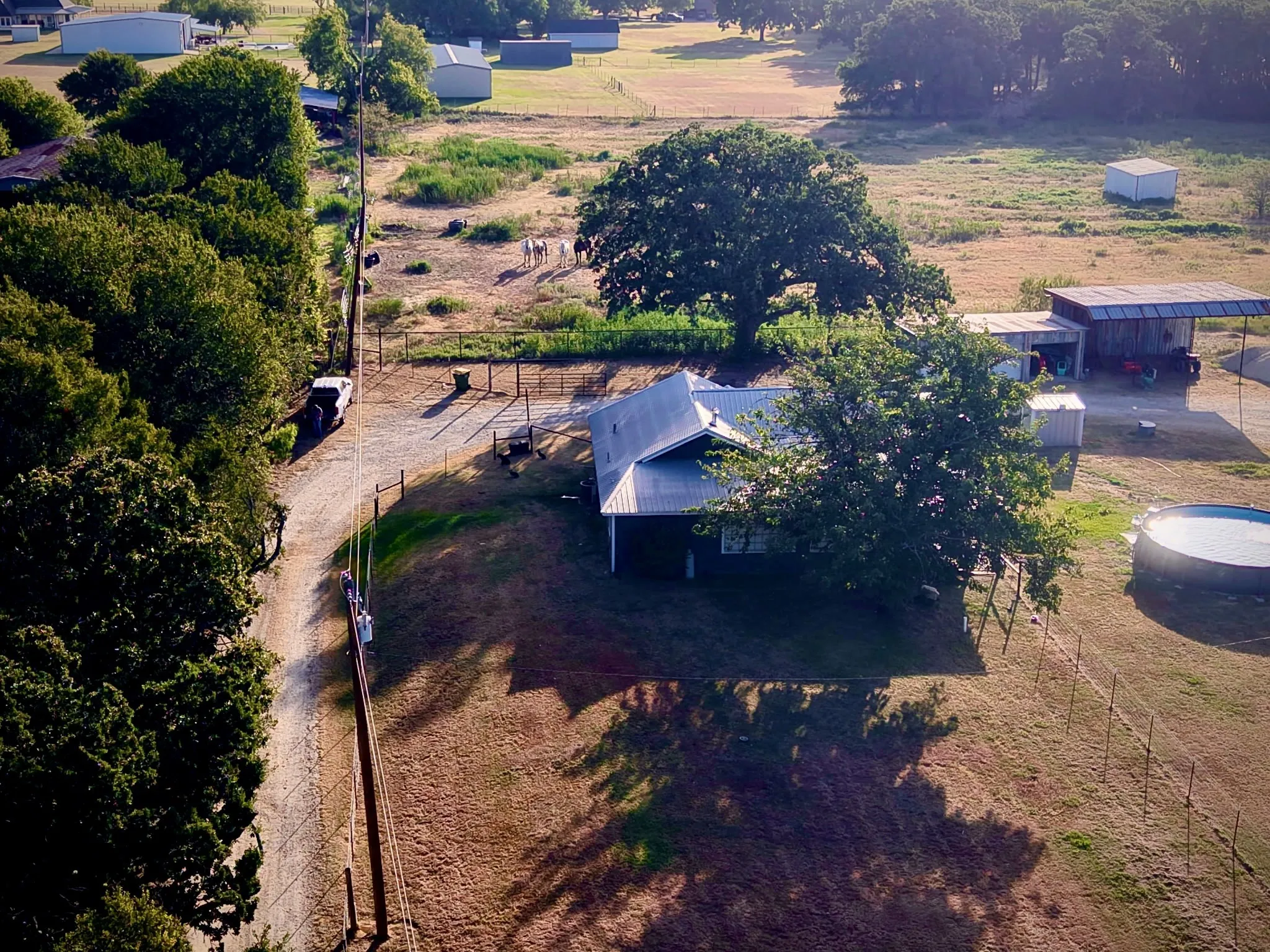 Single Family Residence For Sale in Johnson County , 8345 County Road 205, Grandview, Texas 76050, 4 Bedroom, 2 Bathroom, 3 Garage spaces, 1,817 Sqft, built in 1950, mls#21349021, Real Estate Agent in Grandview, Homes For Sale in Johnson county, Homes For Sale in Grandview, Realtor in Grandview Texas, Real Estate Brokerage Independent Realty Texas, Luminita Cordes Realtor