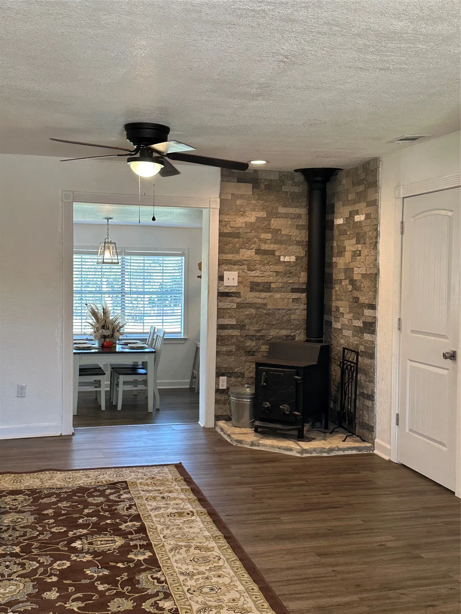 Single Family Residence For Sale in Johnson County , 8345 County Road 205, Grandview, Texas 76050, 4 Bedroom, 2 Bathroom, 3 Garage spaces, 1,817 Sqft, built in 1950, mls#21349021, Real Estate Agent in Grandview, Homes For Sale in Johnson county, Homes For Sale in Grandview, Realtor in Grandview Texas, Real Estate Brokerage Independent Realty Texas, Luminita Cordes Realtor