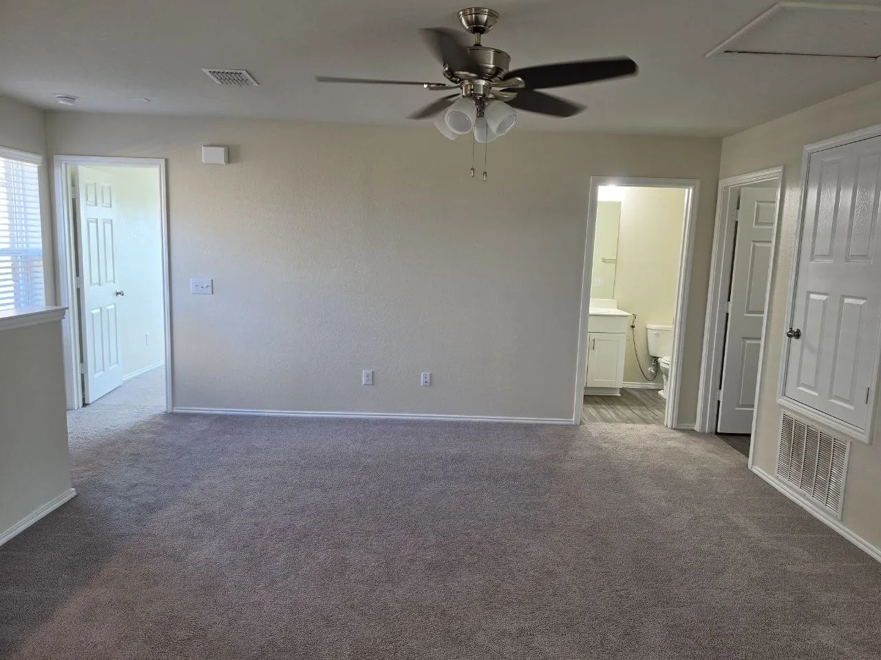 Single Family Residence For Rent in Collin County , 306 Grenada Lake Drive, Princeton, Texas 75407, 4 Bedroom, 3 Bathroom, 1 Garage spaces, 2,103 Sqft, built in 2022, mls#21351464, Real Estate Agent in Princeton, Homes For Rent in Collin county, Homes For Rent in Princeton, Realtor in Princeton Texas, Real Estate Brokerage Independent Realty Texas, Luminita Cordes Realtor