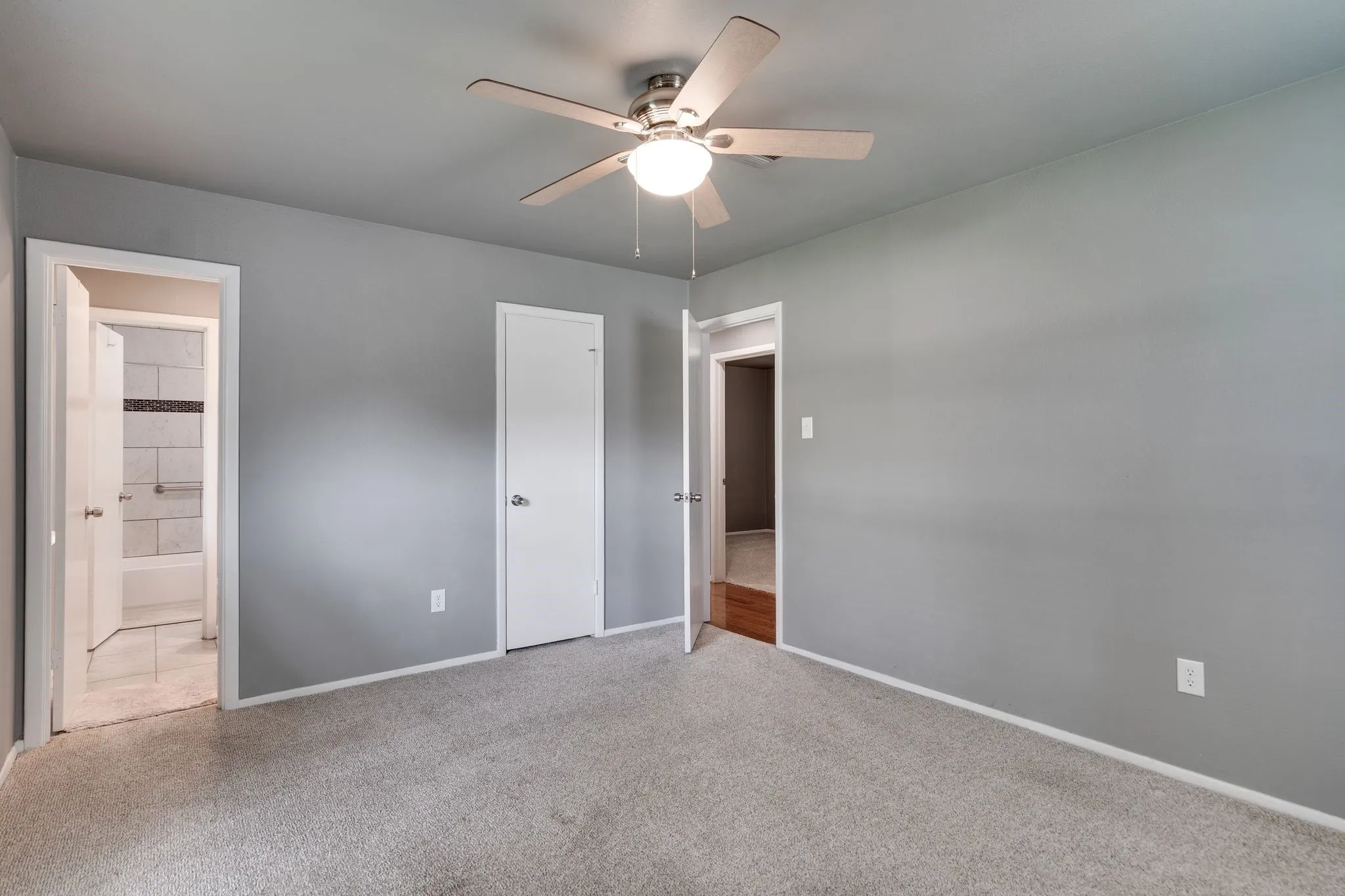 Single Family Residence For Sale in Tarrant County , 6980 Cox Lane, North Richland Hills, Texas 76182, 3 Bedroom, 2 Bathroom, 2 Garage spaces, 1,457 Sqft, built in 1972, mls#21353225, Real Estate Agent in North Richland Hills, Homes For Sale in Tarrant county, Homes For Sale in North Richland Hills, Realtor in North Richland Hills Texas, Real Estate Brokerage Independent Realty Texas, Luminita Cordes Realtor