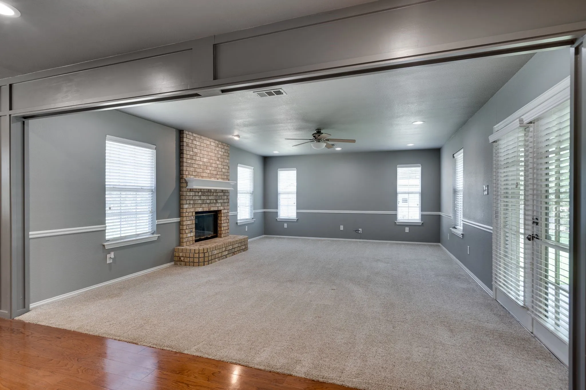 Single Family Residence For Sale in Tarrant County , 6980 Cox Lane, North Richland Hills, Texas 76182, 3 Bedroom, 2 Bathroom, 2 Garage spaces, 1,457 Sqft, built in 1972, mls#21353225, Real Estate Agent in North Richland Hills, Homes For Sale in Tarrant county, Homes For Sale in North Richland Hills, Realtor in North Richland Hills Texas, Real Estate Brokerage Independent Realty Texas, Luminita Cordes Realtor