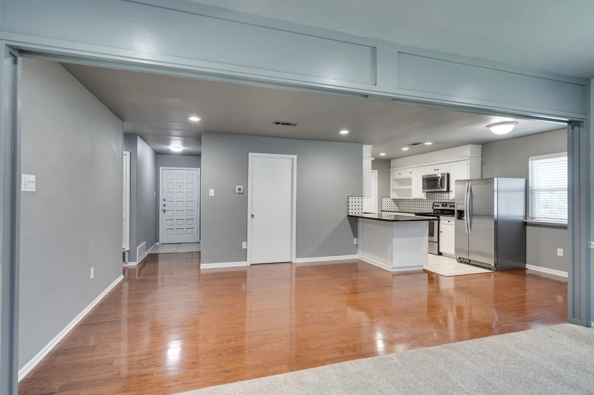 Single Family Residence For Sale in Tarrant County , 6980 Cox Lane, North Richland Hills, Texas 76182, 3 Bedroom, 2 Bathroom, 2 Garage spaces, 1,457 Sqft, built in 1972, mls#21353225, Real Estate Agent in North Richland Hills, Homes For Sale in Tarrant county, Homes For Sale in North Richland Hills, Realtor in North Richland Hills Texas, Real Estate Brokerage Independent Realty Texas, Luminita Cordes Realtor