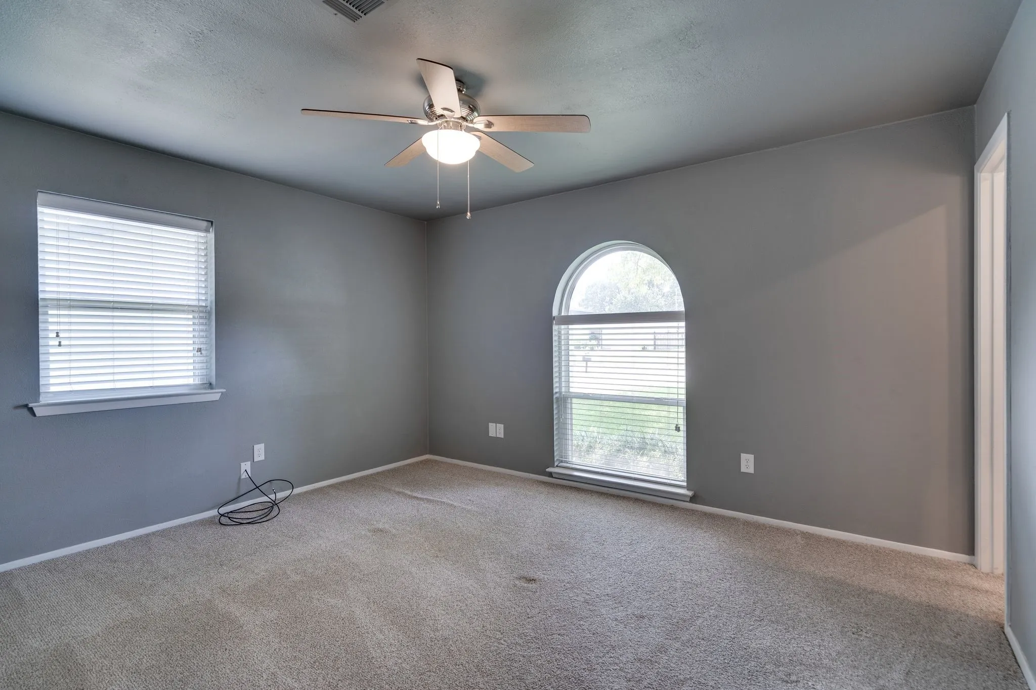 Single Family Residence For Sale in Tarrant County , 6980 Cox Lane, North Richland Hills, Texas 76182, 3 Bedroom, 2 Bathroom, 2 Garage spaces, 1,457 Sqft, built in 1972, mls#21353225, Real Estate Agent in North Richland Hills, Homes For Sale in Tarrant county, Homes For Sale in North Richland Hills, Realtor in North Richland Hills Texas, Real Estate Brokerage Independent Realty Texas, Luminita Cordes Realtor
