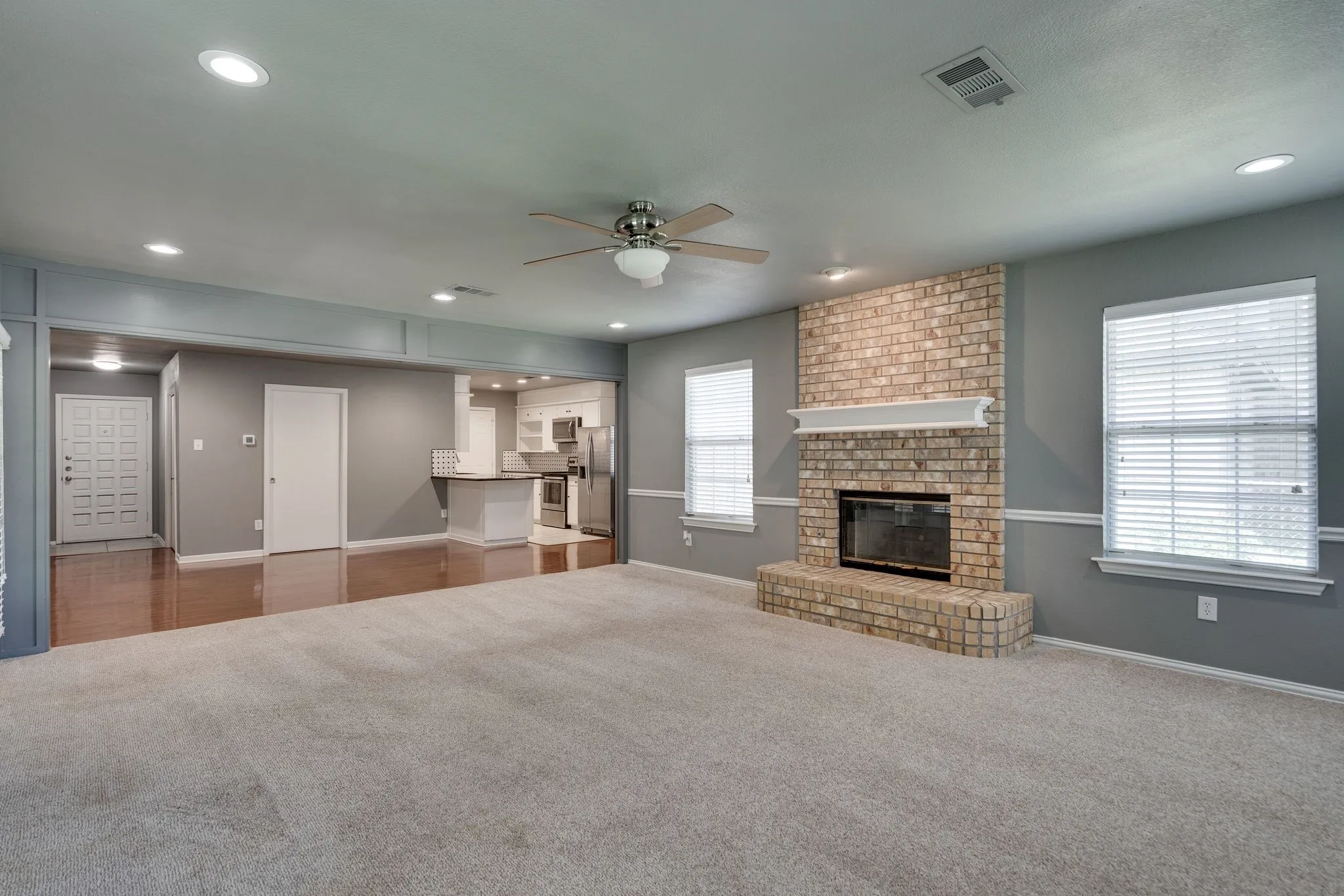 Single Family Residence For Sale in Tarrant County , 6980 Cox Lane, North Richland Hills, Texas 76182, 3 Bedroom, 2 Bathroom, 2 Garage spaces, 1,457 Sqft, built in 1972, mls#21353225, Real Estate Agent in North Richland Hills, Homes For Sale in Tarrant county, Homes For Sale in North Richland Hills, Realtor in North Richland Hills Texas, Real Estate Brokerage Independent Realty Texas, Luminita Cordes Realtor