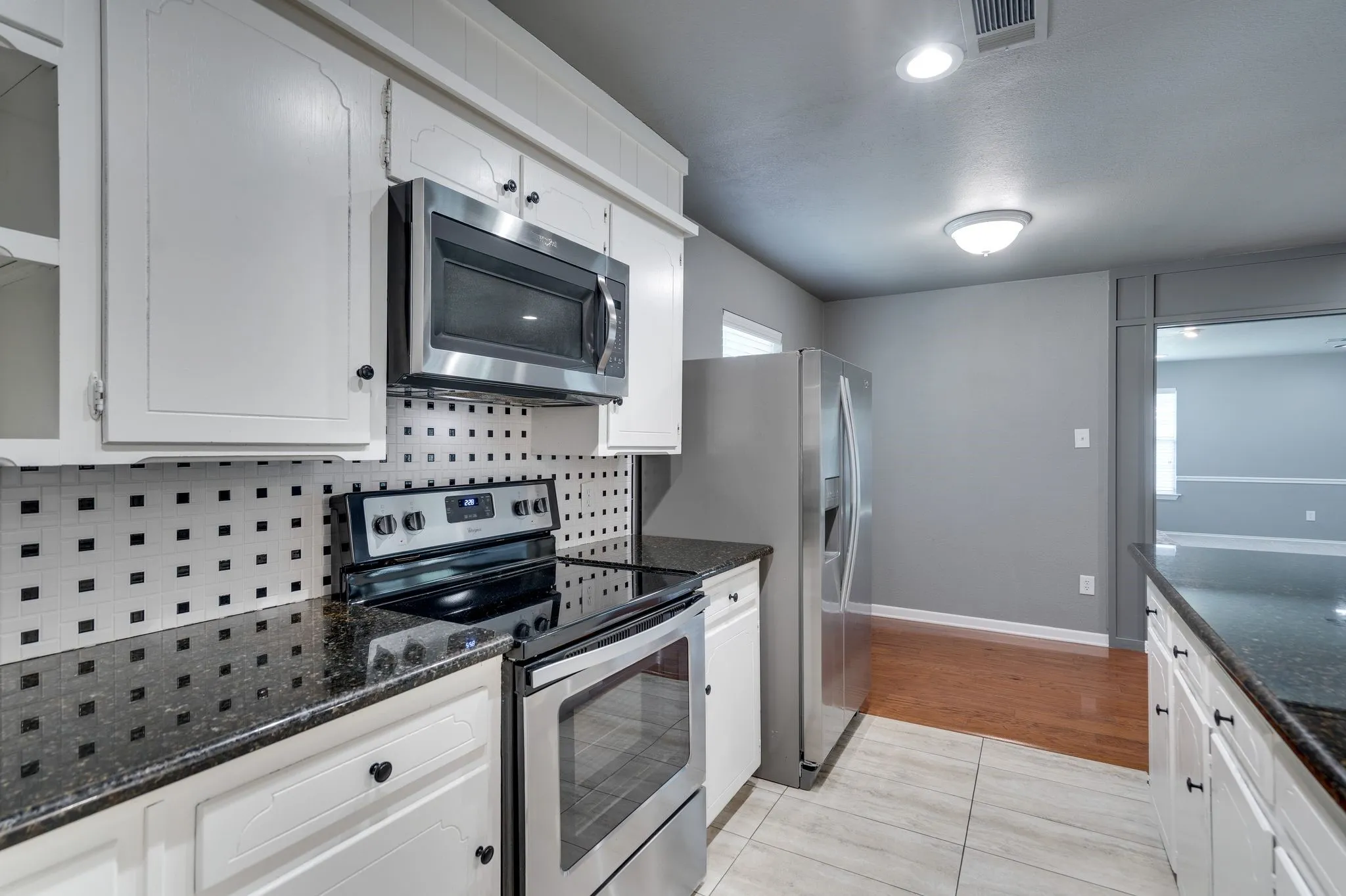 Single Family Residence For Sale in Tarrant County , 6980 Cox Lane, North Richland Hills, Texas 76182, 3 Bedroom, 2 Bathroom, 2 Garage spaces, 1,457 Sqft, built in 1972, mls#21353225, Real Estate Agent in North Richland Hills, Homes For Sale in Tarrant county, Homes For Sale in North Richland Hills, Realtor in North Richland Hills Texas, Real Estate Brokerage Independent Realty Texas, Luminita Cordes Realtor