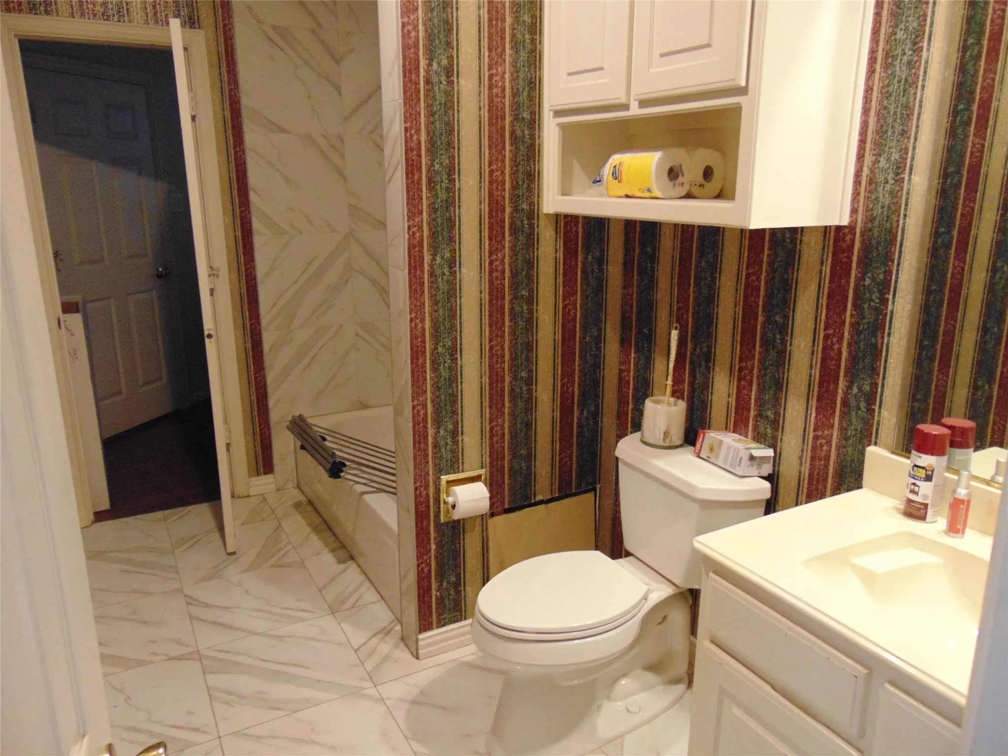 Single Family Residence For Sale in Denton County , 3401 Serendipity Hills Trail, Corinth, Texas 76210, 6 Bedroom, 4 Bathroom, 3 Garage spaces, 3,710 Sqft, built in 1997, mls#21353221, Real Estate Agent in Corinth, Homes For Sale in Denton county, Homes For Sale in Corinth, Realtor in Corinth Texas, Real Estate Brokerage Independent Realty Texas, Luminita Cordes Realtor
