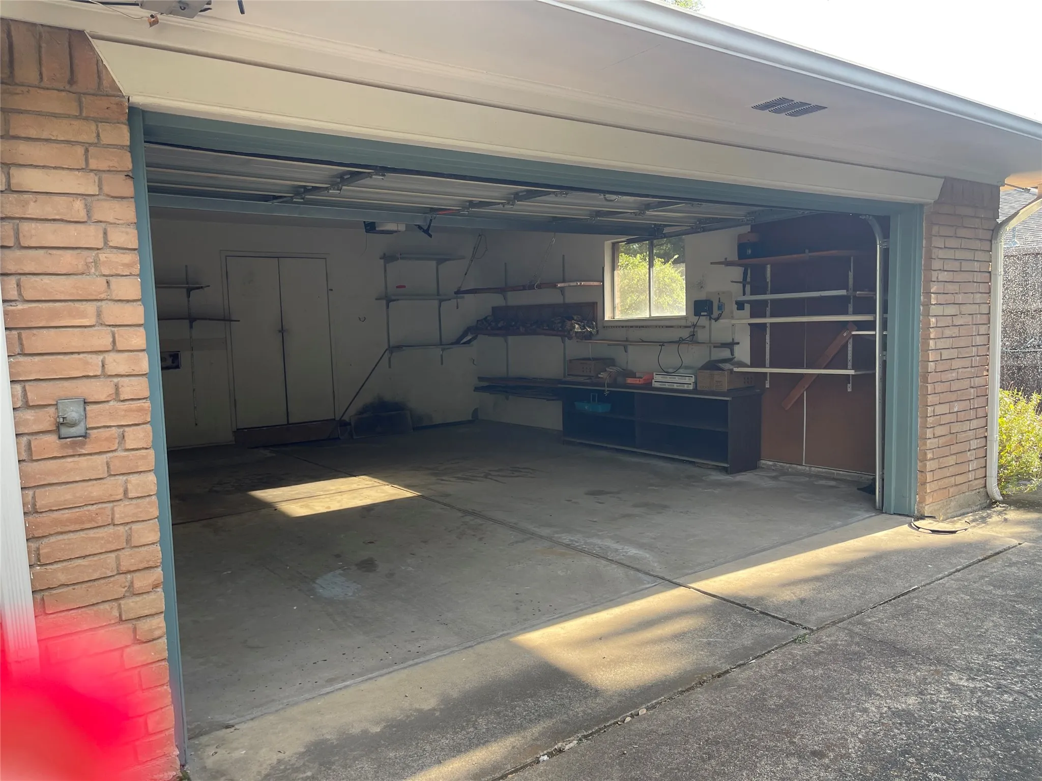 Single Family Residence For Rent in Dallas County , 5611 Meletio Lane, Dallas, Texas 75230, 4 Bedroom, 3 Bathroom, 2 Garage spaces, 2,398 Sqft, built in 1963, mls#21353255, Real Estate Agent in Dallas, Homes For Rent in Dallas county, Homes For Rent in Dallas, Realtor in Dallas Texas, Real Estate Brokerage Independent Realty Texas, Luminita Cordes Realtor