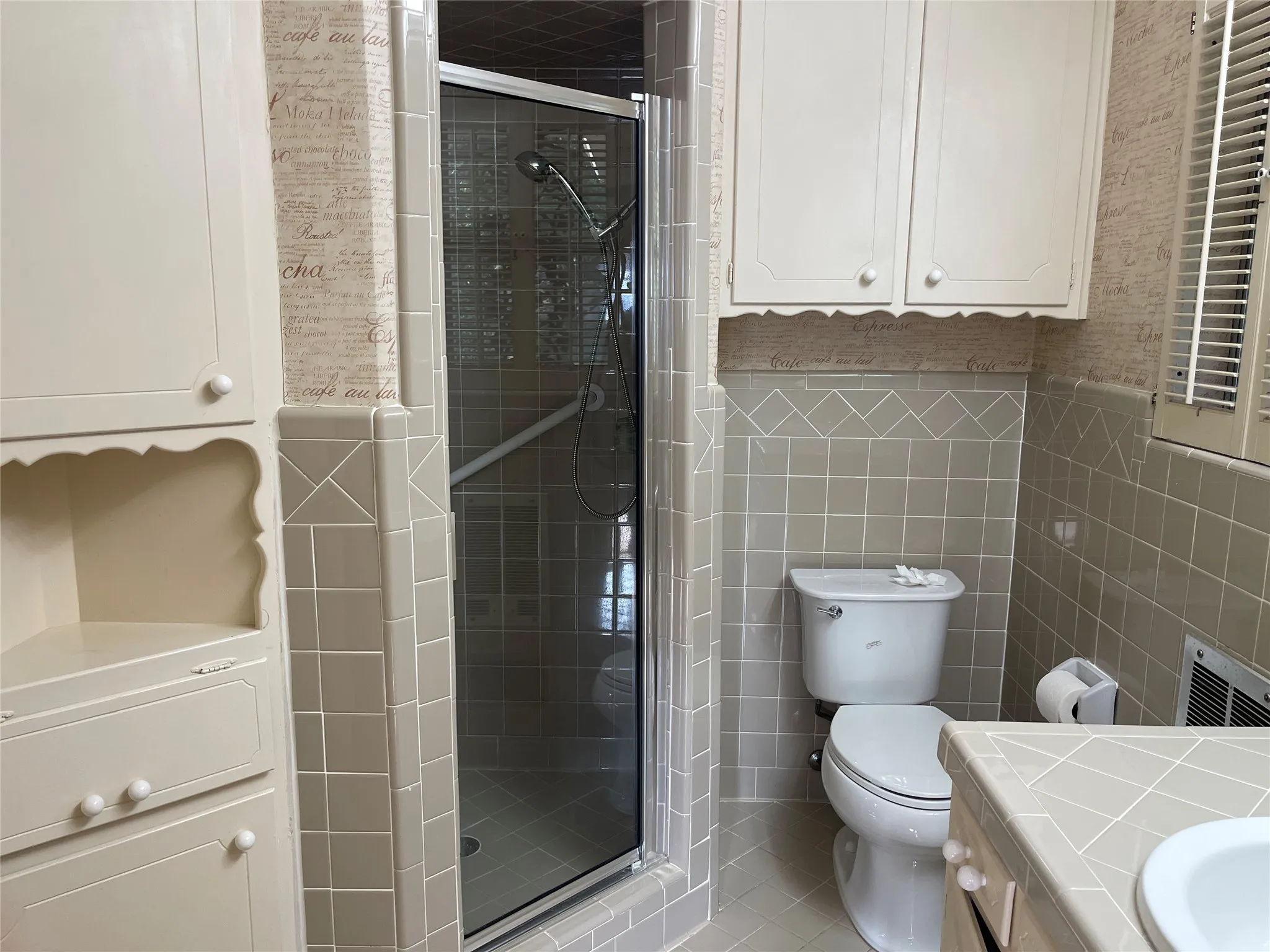 Single Family Residence For Rent in Dallas County , 5611 Meletio Lane, Dallas, Texas 75230, 4 Bedroom, 3 Bathroom, 2 Garage spaces, 2,398 Sqft, built in 1963, mls#21353255, Real Estate Agent in Dallas, Homes For Rent in Dallas county, Homes For Rent in Dallas, Realtor in Dallas Texas, Real Estate Brokerage Independent Realty Texas, Luminita Cordes Realtor