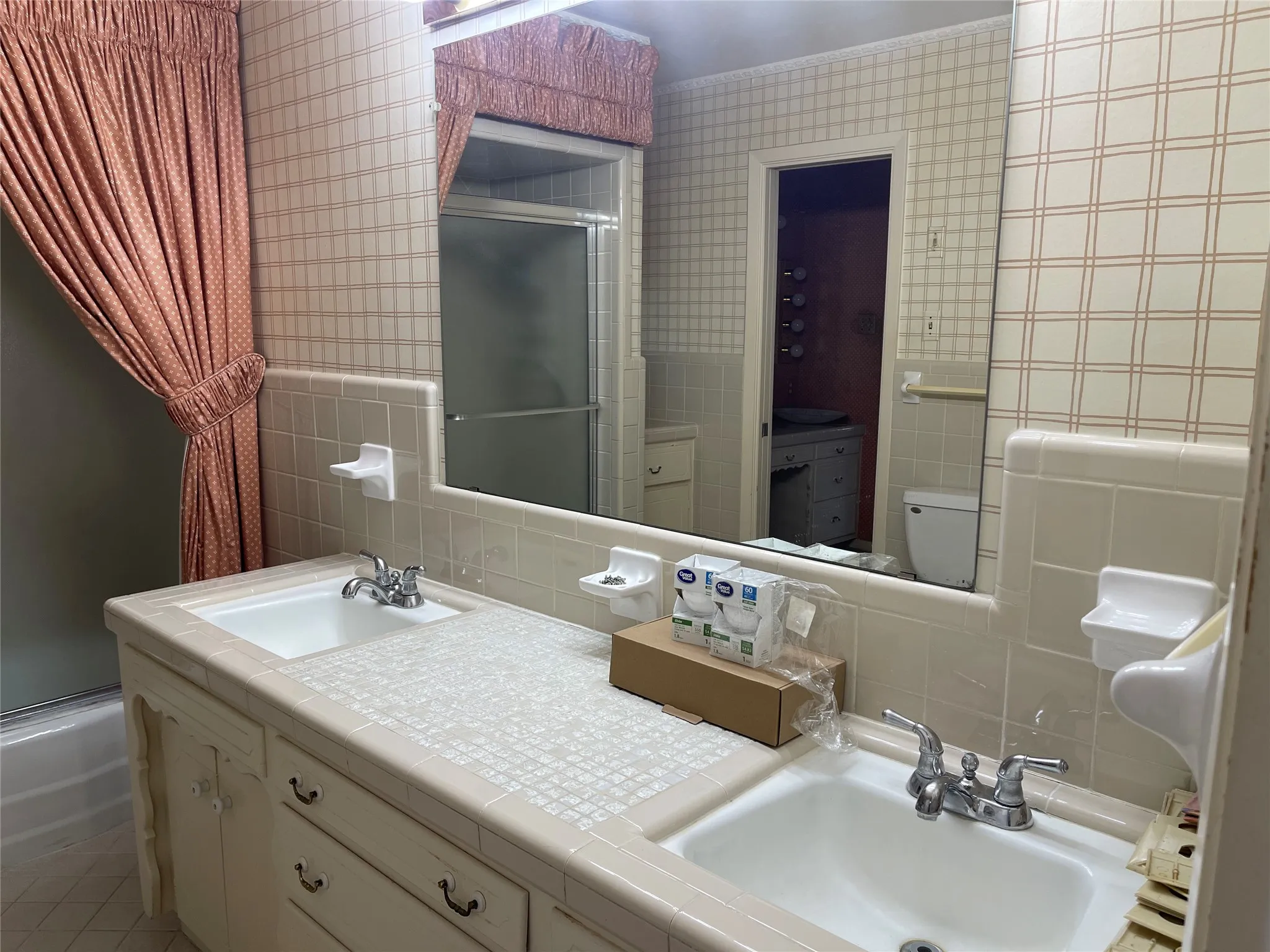 Single Family Residence For Rent in Dallas County , 5611 Meletio Lane, Dallas, Texas 75230, 4 Bedroom, 3 Bathroom, 2 Garage spaces, 2,398 Sqft, built in 1963, mls#21353255, Real Estate Agent in Dallas, Homes For Rent in Dallas county, Homes For Rent in Dallas, Realtor in Dallas Texas, Real Estate Brokerage Independent Realty Texas, Luminita Cordes Realtor