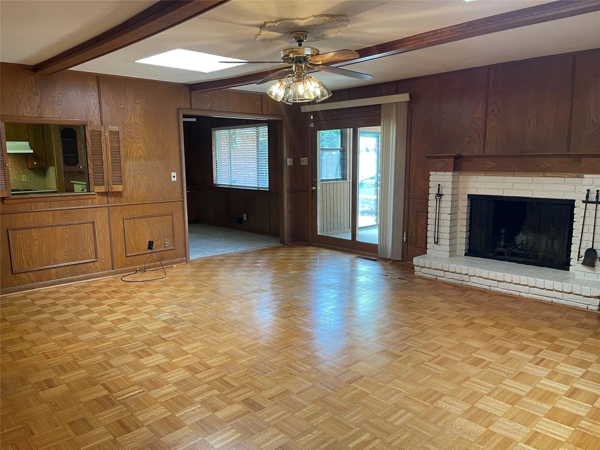 Single Family Residence For Rent in Dallas County , 5611 Meletio Lane, Dallas, Texas 75230, 4 Bedroom, 3 Bathroom, 2 Garage spaces, 2,398 Sqft, built in 1963, mls#21353255, Real Estate Agent in Dallas, Homes For Rent in Dallas county, Homes For Rent in Dallas, Realtor in Dallas Texas, Real Estate Brokerage Independent Realty Texas, Luminita Cordes Realtor