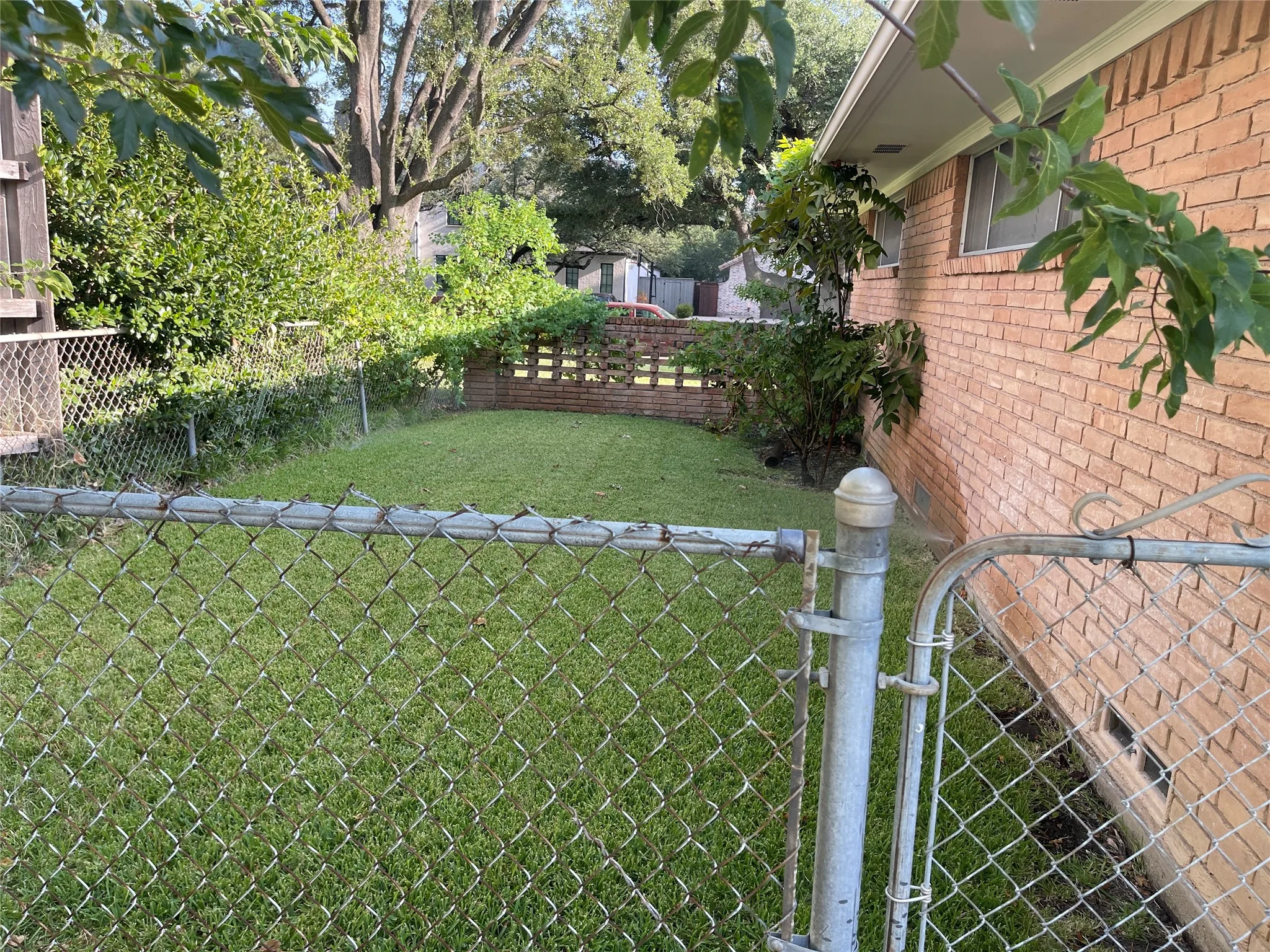 Single Family Residence For Rent in Dallas County , 5611 Meletio Lane, Dallas, Texas 75230, 4 Bedroom, 3 Bathroom, 2 Garage spaces, 2,398 Sqft, built in 1963, mls#21353255, Real Estate Agent in Dallas, Homes For Rent in Dallas county, Homes For Rent in Dallas, Realtor in Dallas Texas, Real Estate Brokerage Independent Realty Texas, Luminita Cordes Realtor