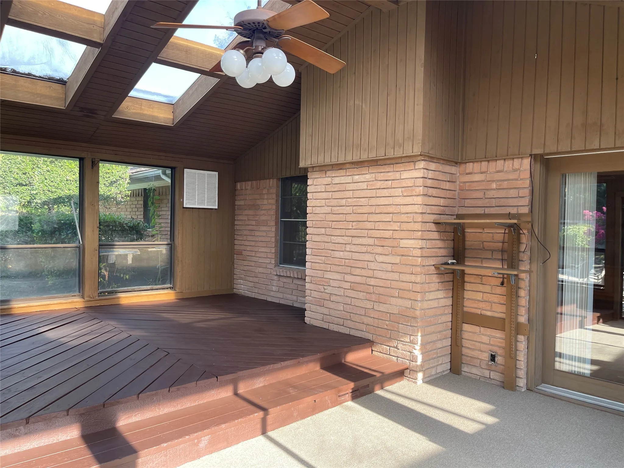 Single Family Residence For Rent in Dallas County , 5611 Meletio Lane, Dallas, Texas 75230, 4 Bedroom, 3 Bathroom, 2 Garage spaces, 2,398 Sqft, built in 1963, mls#21353255, Real Estate Agent in Dallas, Homes For Rent in Dallas county, Homes For Rent in Dallas, Realtor in Dallas Texas, Real Estate Brokerage Independent Realty Texas, Luminita Cordes Realtor