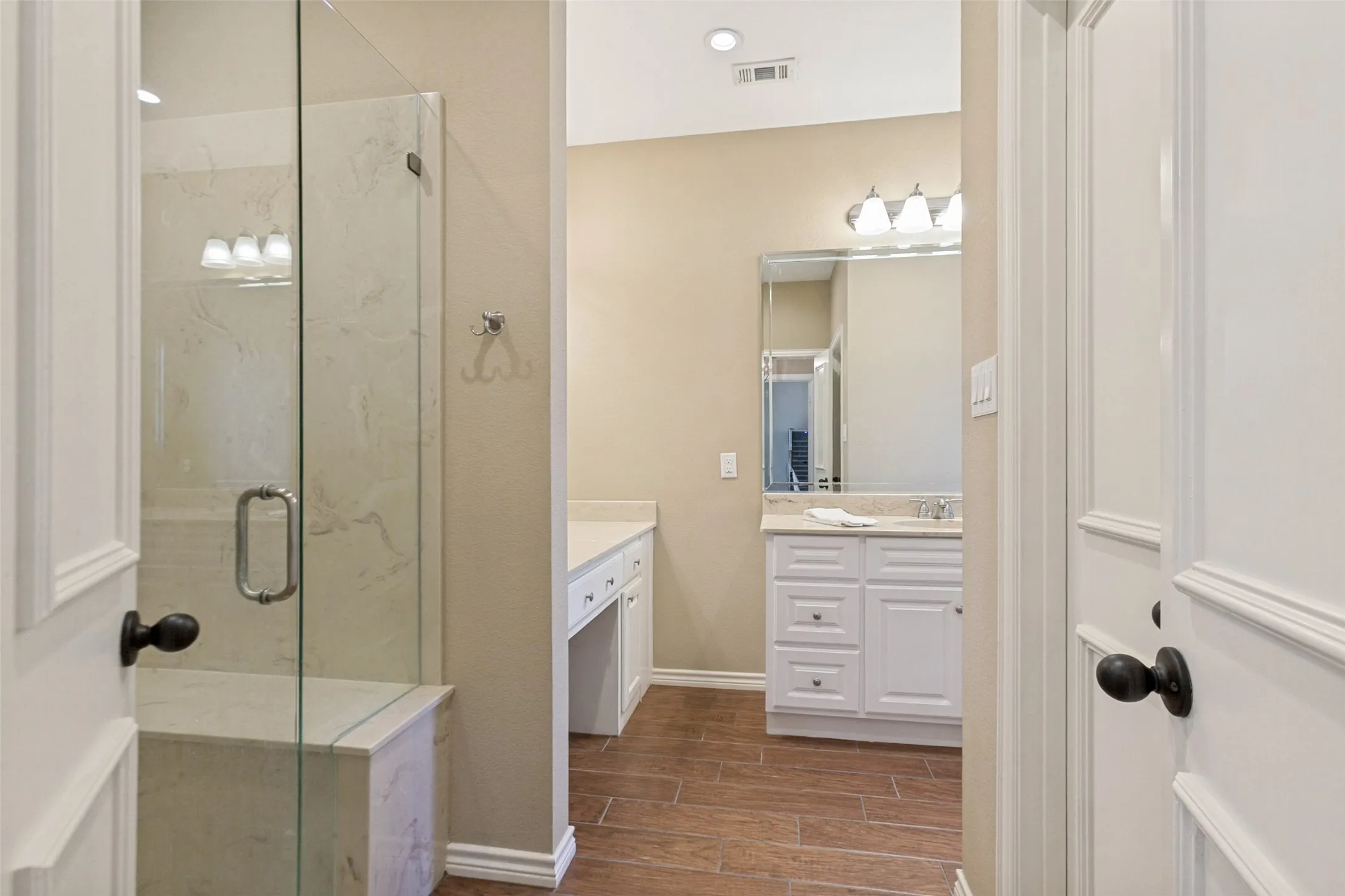 Large Bathroom for Bedroom #2