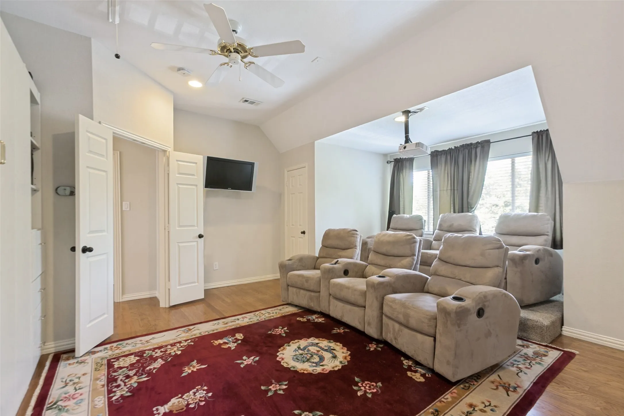 Single Family Residence For Sale in Collin County , 4306 Willow Ridge Drive, Parker, Texas 75002, 4 Bedroom, 5 Bathroom, 3 Garage spaces, 5,403 Sqft, built in 1999, mls#21353256, Real Estate Agent in Parker, Homes For Sale in Collin county, Homes For Sale in Parker, Realtor in Parker Texas, Real Estate Brokerage Independent Realty Texas, Luminita Cordes Realtor