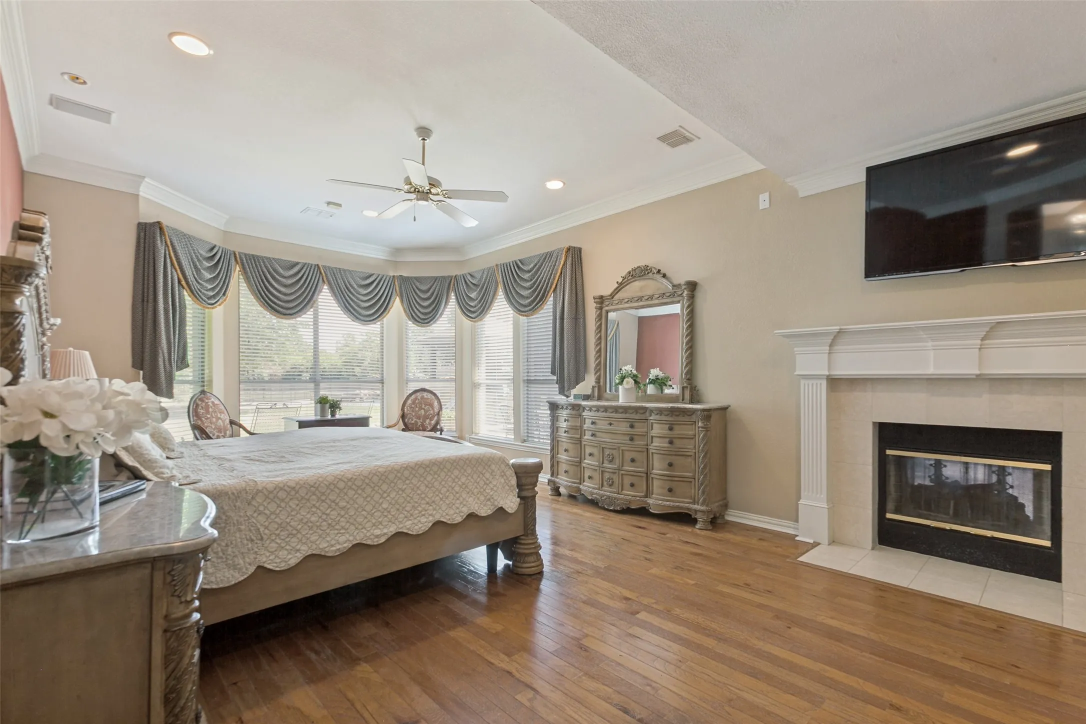 Extra Large Primary Bedroom