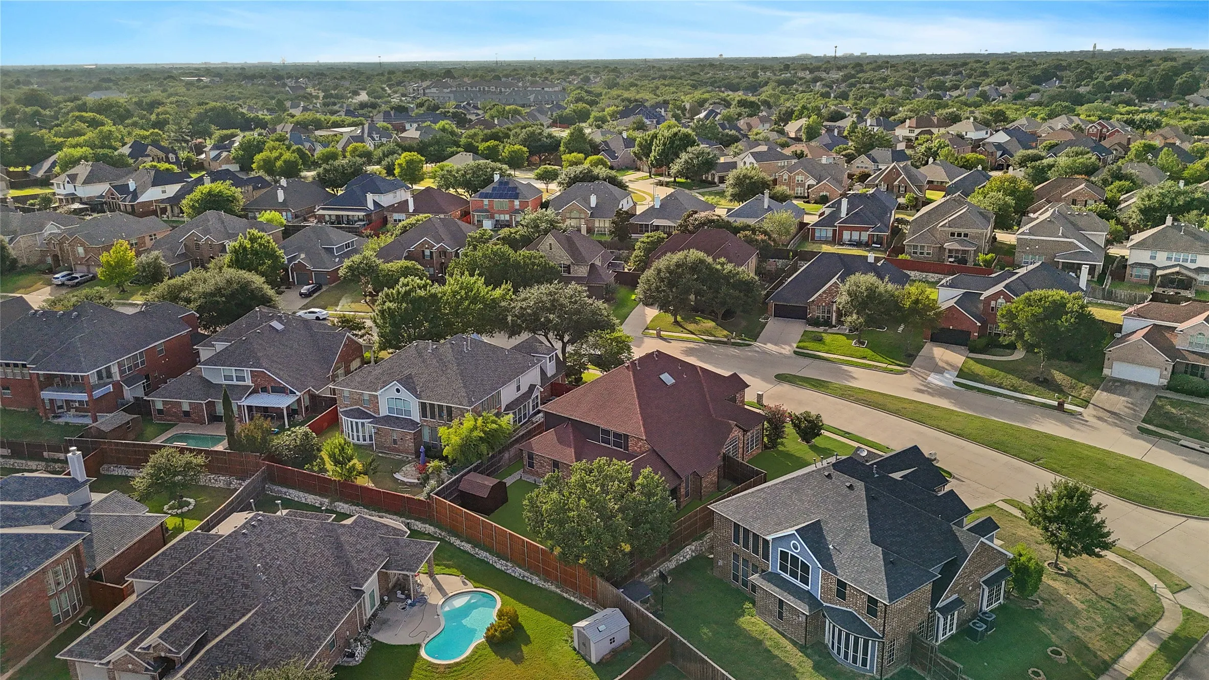 Single Family Residence For Sale in Dallas County , 663 E Sandra Lane, Grand Prairie, Texas 75052, 4 Bedroom, 4 Bathroom, 2 Garage spaces, 3,986 Sqft, built in 2003, mls#21352853, Real Estate Agent in Grand Prairie, Homes For Sale in Dallas county, Homes For Sale in Grand Prairie, Realtor in Grand Prairie Texas, Real Estate Brokerage Independent Realty Texas, Luminita Cordes Realtor