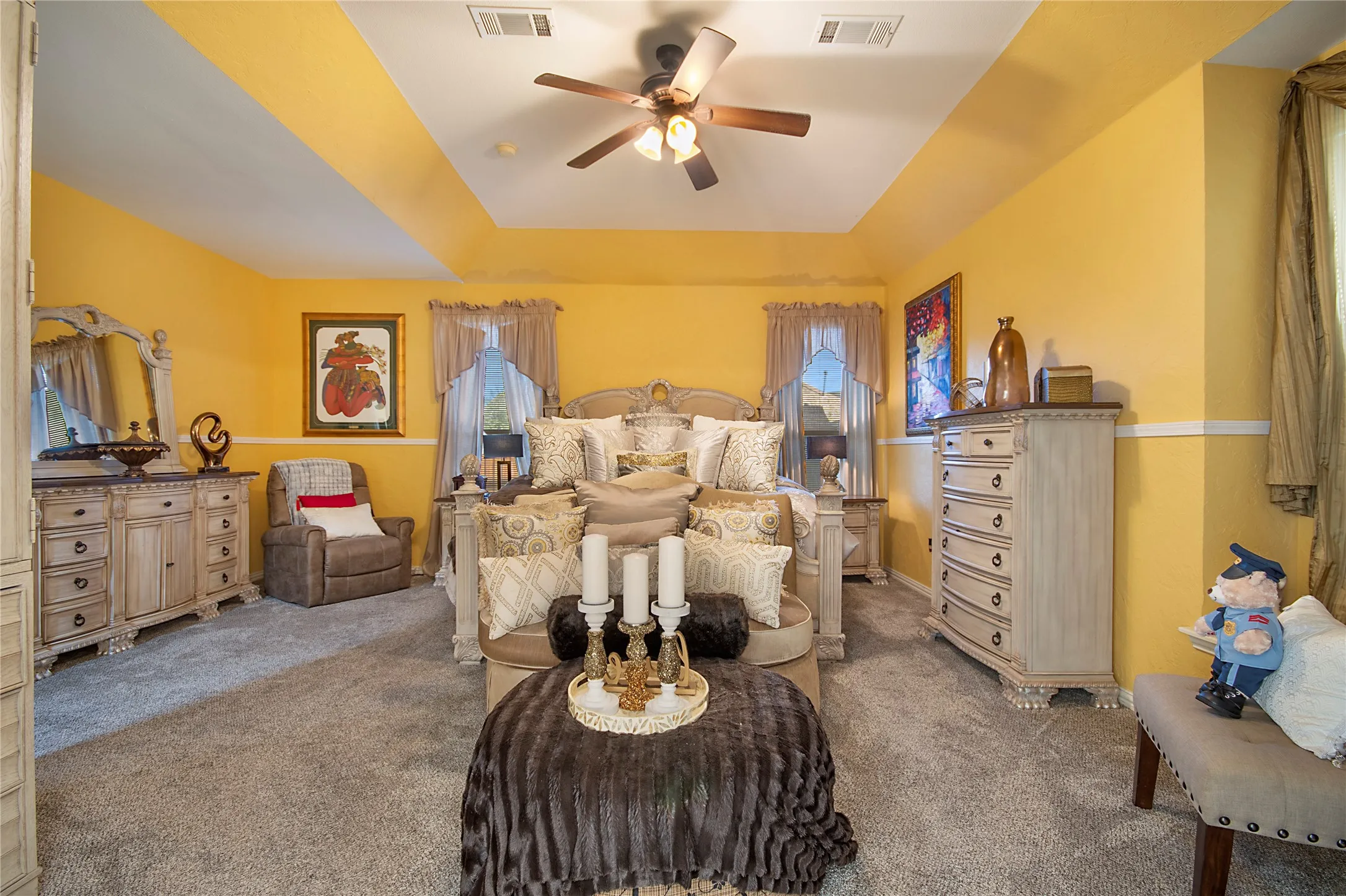 Single Family Residence For Sale in Dallas County , 663 E Sandra Lane, Grand Prairie, Texas 75052, 4 Bedroom, 4 Bathroom, 2 Garage spaces, 3,986 Sqft, built in 2003, mls#21352853, Real Estate Agent in Grand Prairie, Homes For Sale in Dallas county, Homes For Sale in Grand Prairie, Realtor in Grand Prairie Texas, Real Estate Brokerage Independent Realty Texas, Luminita Cordes Realtor