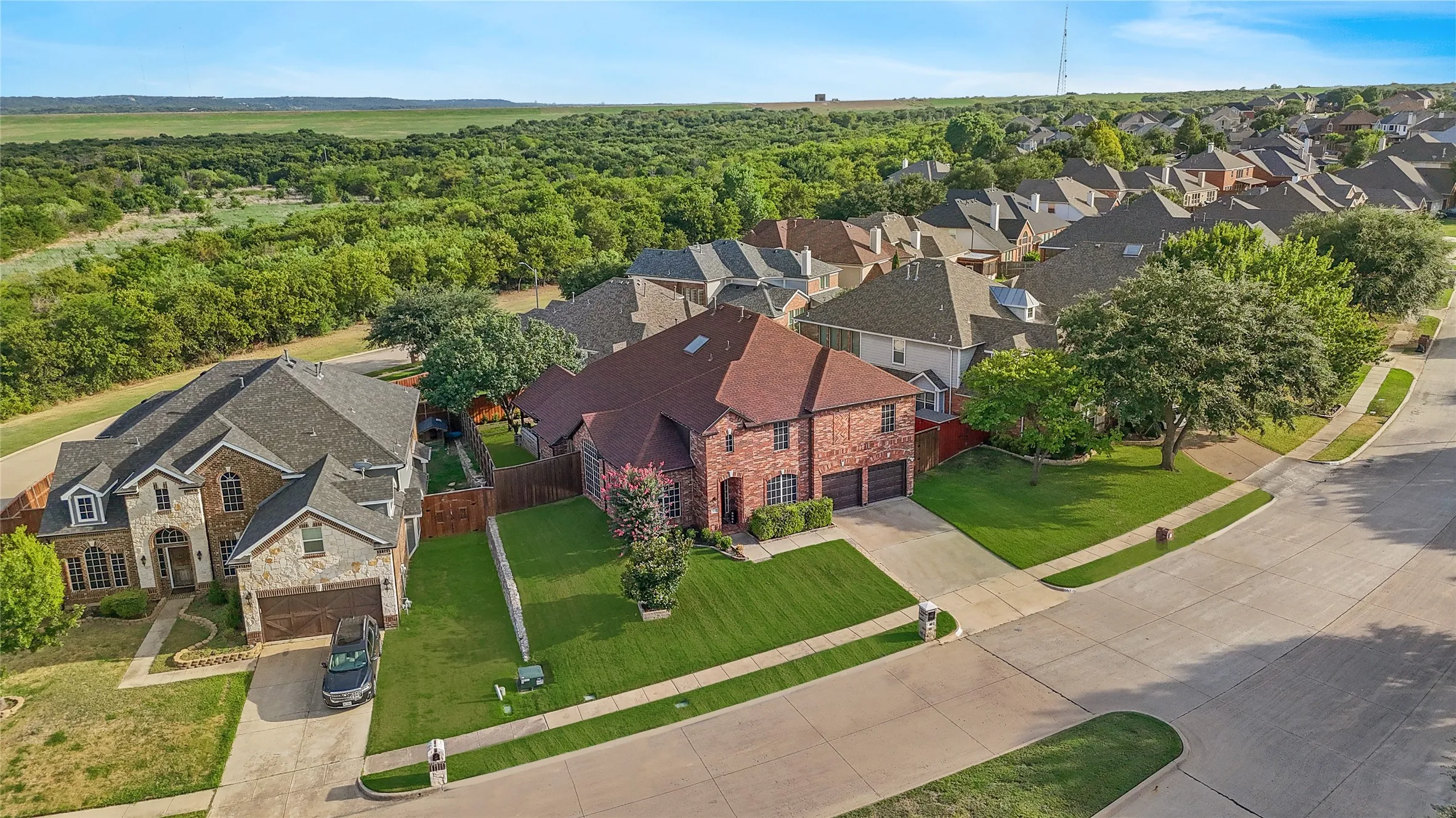 Single Family Residence For Sale in Dallas County , 663 E Sandra Lane, Grand Prairie, Texas 75052, 4 Bedroom, 4 Bathroom, 2 Garage spaces, 3,986 Sqft, built in 2003, mls#21352853, Real Estate Agent in Grand Prairie, Homes For Sale in Dallas county, Homes For Sale in Grand Prairie, Realtor in Grand Prairie Texas, Real Estate Brokerage Independent Realty Texas, Luminita Cordes Realtor