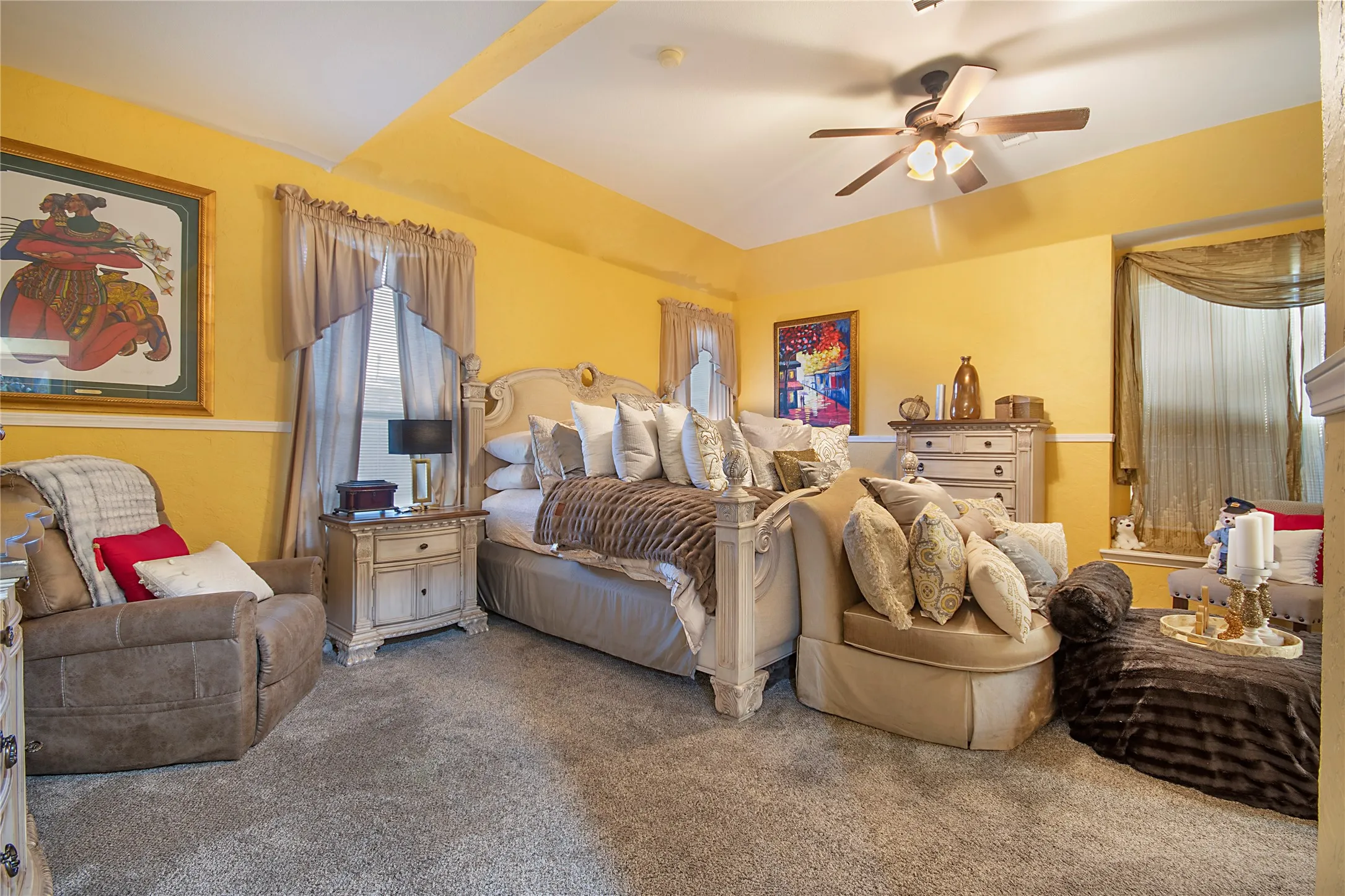 Single Family Residence For Sale in Dallas County , 663 E Sandra Lane, Grand Prairie, Texas 75052, 4 Bedroom, 4 Bathroom, 2 Garage spaces, 3,986 Sqft, built in 2003, mls#21352853, Real Estate Agent in Grand Prairie, Homes For Sale in Dallas county, Homes For Sale in Grand Prairie, Realtor in Grand Prairie Texas, Real Estate Brokerage Independent Realty Texas, Luminita Cordes Realtor