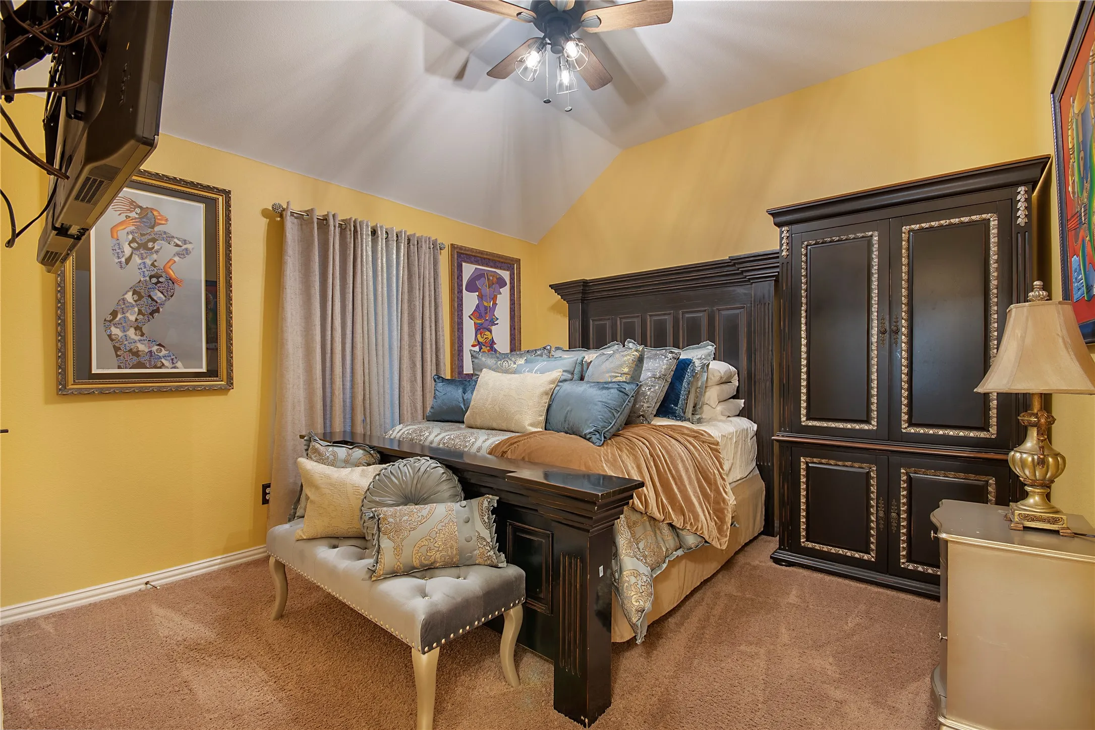 Single Family Residence For Sale in Dallas County , 663 E Sandra Lane, Grand Prairie, Texas 75052, 4 Bedroom, 4 Bathroom, 2 Garage spaces, 3,986 Sqft, built in 2003, mls#21352853, Real Estate Agent in Grand Prairie, Homes For Sale in Dallas county, Homes For Sale in Grand Prairie, Realtor in Grand Prairie Texas, Real Estate Brokerage Independent Realty Texas, Luminita Cordes Realtor