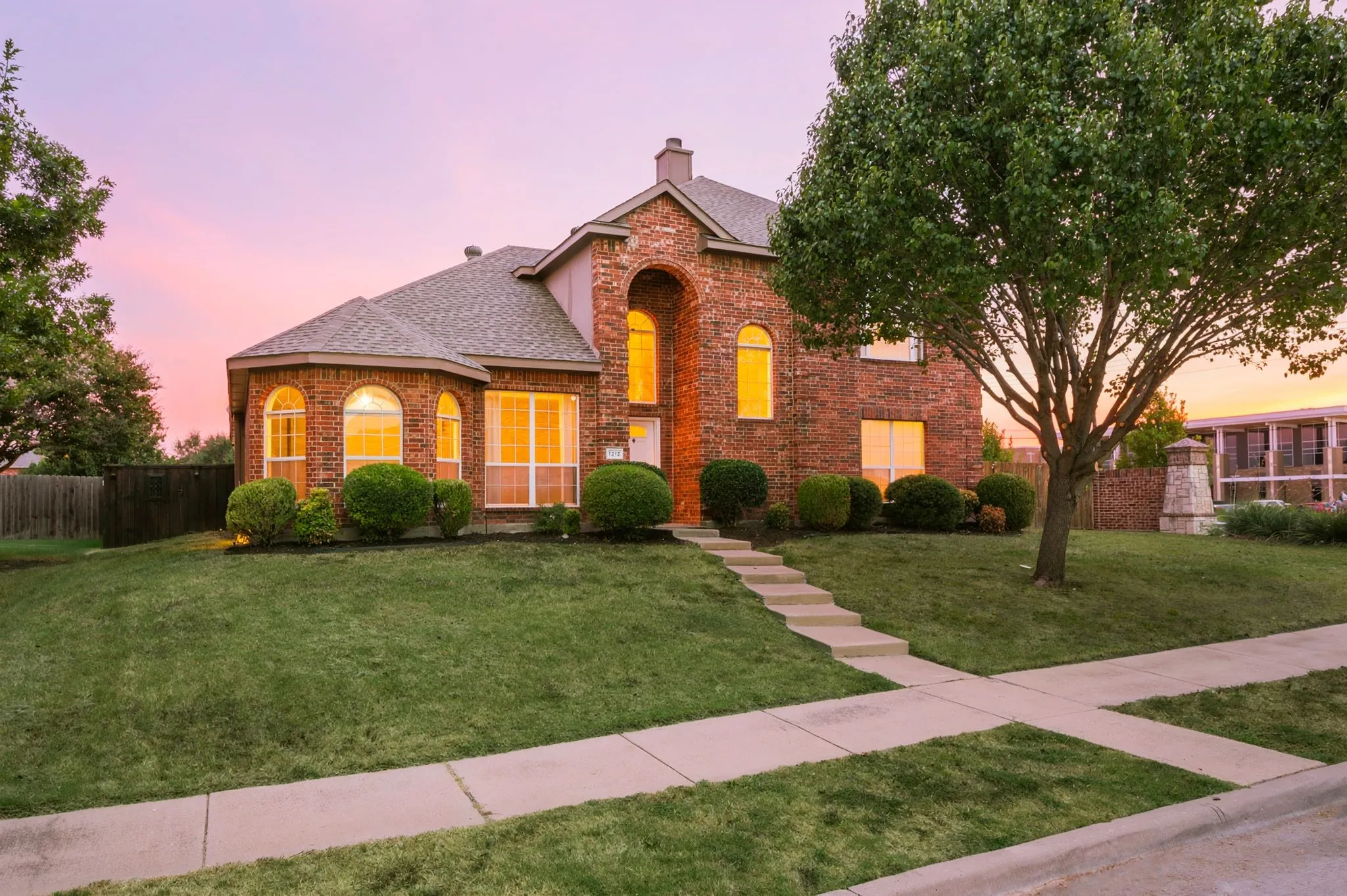Single Family Residence For Sale in Collin County , 1215 Majestic Way, Wylie, Texas 75098, 4 Bedroom, 3 Bathroom, 2 Garage spaces, 2,860 Sqft, built in 2007, mls#21341129, Real Estate Agent in Wylie, Homes For Sale in Collin county, Homes For Sale in Wylie, Realtor in Wylie Texas, Real Estate Brokerage Independent Realty Texas, Luminita Cordes Realtor