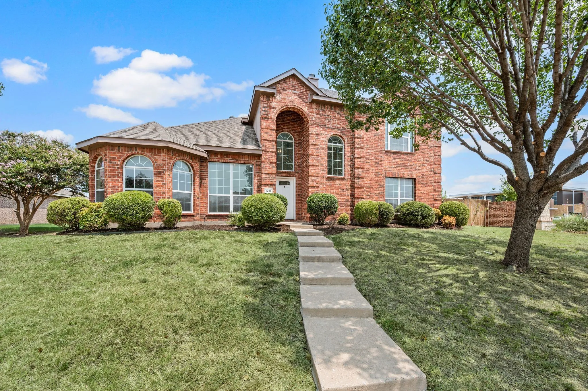 Single Family Residence For Sale in Collin County , 1215 Majestic Way, Wylie, Texas 75098, 4 Bedroom, 3 Bathroom, 2 Garage spaces, 2,860 Sqft, built in 2007, mls#21341129, Real Estate Agent in Wylie, Homes For Sale in Collin county, Homes For Sale in Wylie, Realtor in Wylie Texas, Real Estate Brokerage Independent Realty Texas, Luminita Cordes Realtor
