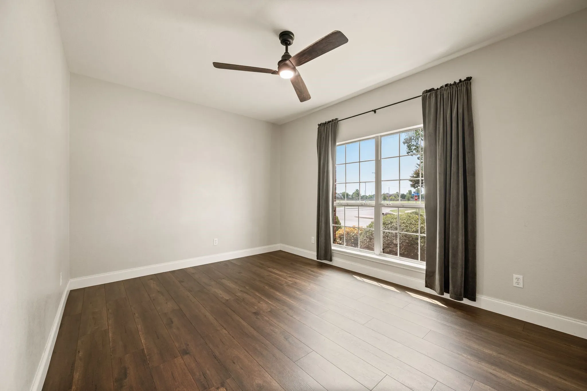 Additional bedroom on 1st floor