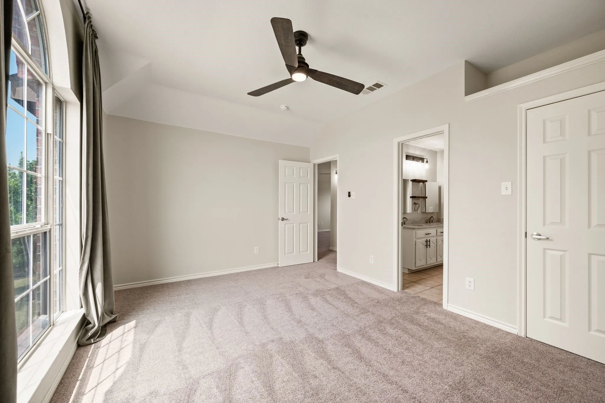 Single Family Residence For Sale in Collin County , 1215 Majestic Way, Wylie, Texas 75098, 4 Bedroom, 3 Bathroom, 2 Garage spaces, 2,860 Sqft, built in 2007, mls#21341129, Real Estate Agent in Wylie, Homes For Sale in Collin county, Homes For Sale in Wylie, Realtor in Wylie Texas, Real Estate Brokerage Independent Realty Texas, Luminita Cordes Realtor