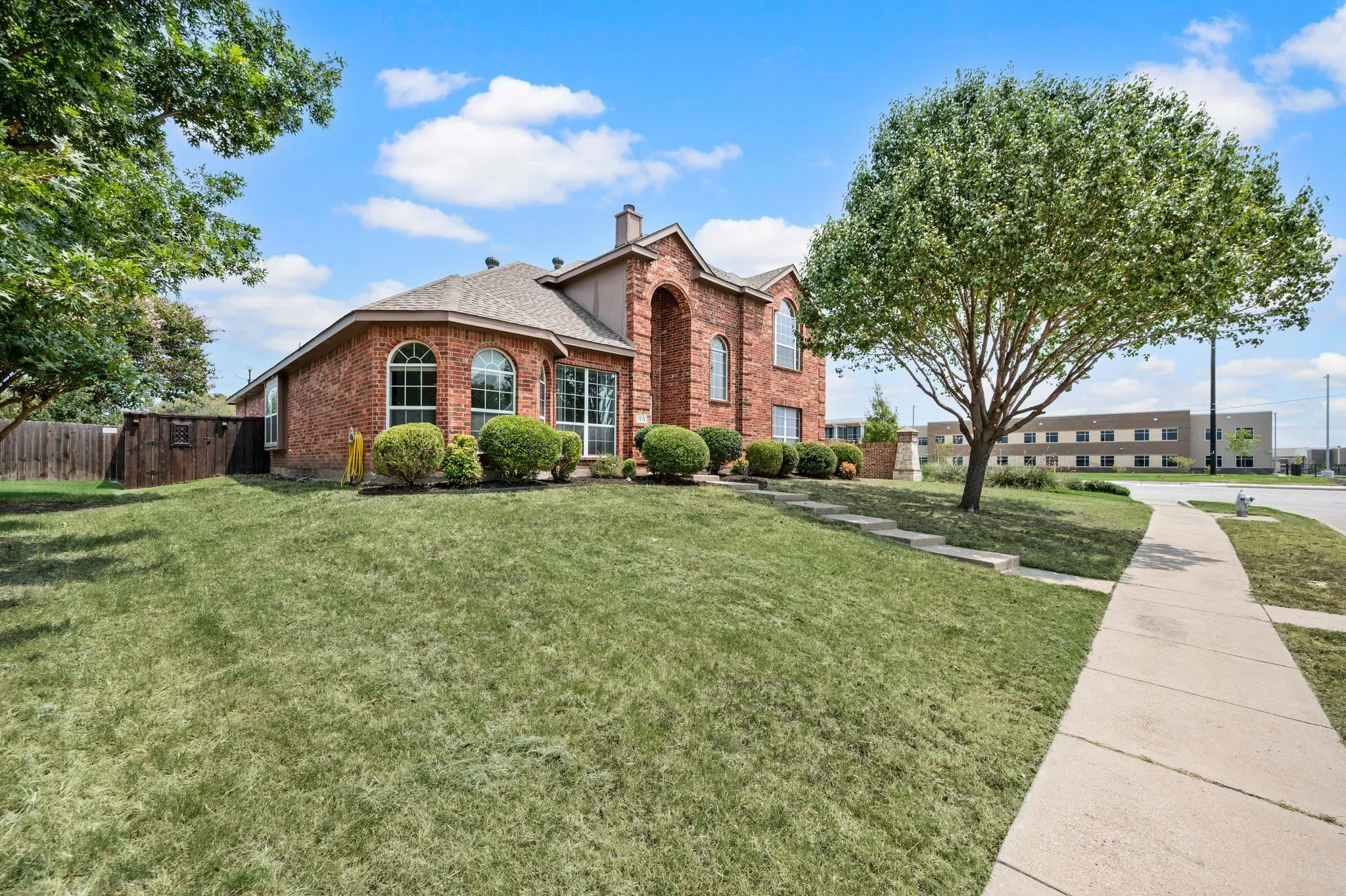 Single Family Residence For Sale in Collin County , 1215 Majestic Way, Wylie, Texas 75098, 4 Bedroom, 3 Bathroom, 2 Garage spaces, 2,860 Sqft, built in 2007, mls#21341129, Real Estate Agent in Wylie, Homes For Sale in Collin county, Homes For Sale in Wylie, Realtor in Wylie Texas, Real Estate Brokerage Independent Realty Texas, Luminita Cordes Realtor