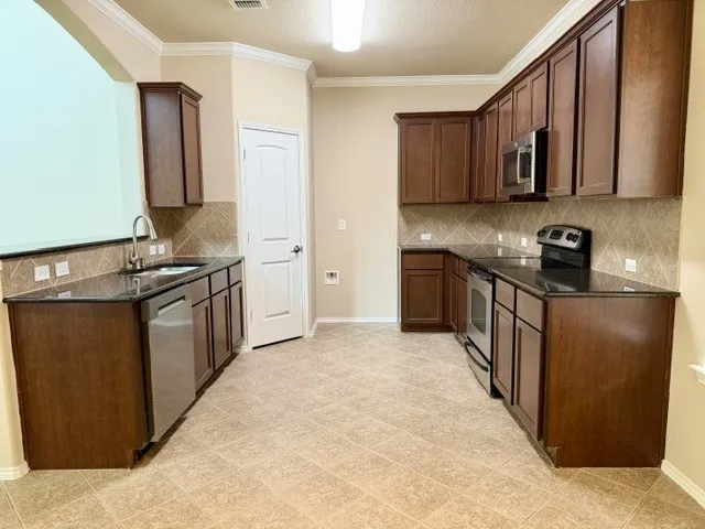 Single Family Residence For Sale in Denton County , 8920 Eastwood Avenue, Cross Roads, Texas 76227, 3 Bedroom, 3 Bathroom, 2 Garage spaces, 1,828 Sqft, built in 2012, mls#21346260, Real Estate Agent in Cross Roads, Homes For Sale in Denton county, Homes For Sale in Cross Roads, Realtor in Cross Roads Texas, Real Estate Brokerage Independent Realty Texas, Luminita Cordes Realtor
