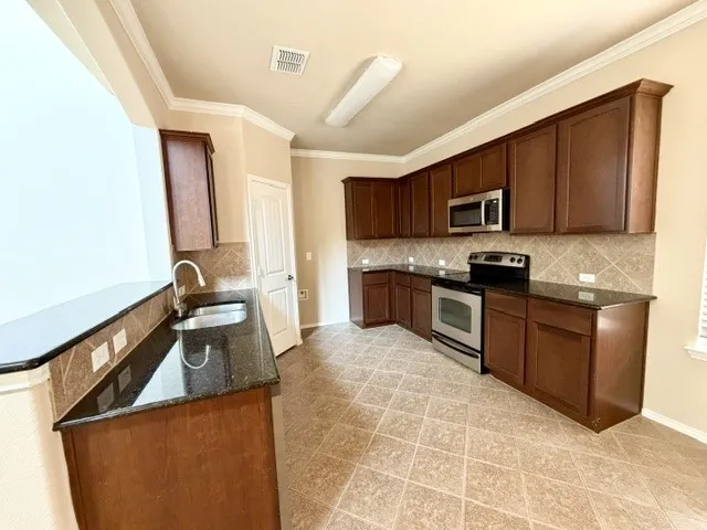 Single Family Residence For Sale in Denton County , 8920 Eastwood Avenue, Cross Roads, Texas 76227, 3 Bedroom, 3 Bathroom, 2 Garage spaces, 1,828 Sqft, built in 2012, mls#21346260, Real Estate Agent in Cross Roads, Homes For Sale in Denton county, Homes For Sale in Cross Roads, Realtor in Cross Roads Texas, Real Estate Brokerage Independent Realty Texas, Luminita Cordes Realtor