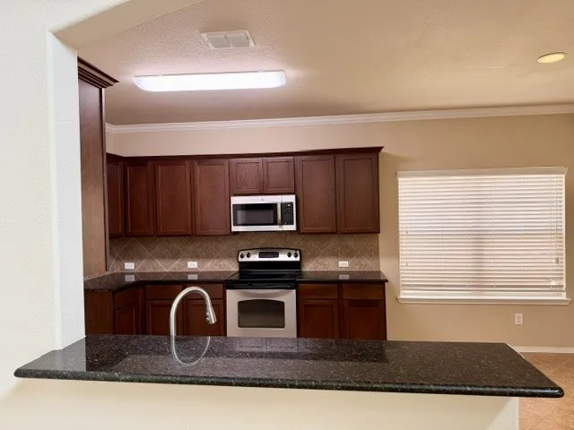 Single Family Residence For Sale in Denton County , 8920 Eastwood Avenue, Cross Roads, Texas 76227, 3 Bedroom, 3 Bathroom, 2 Garage spaces, 1,828 Sqft, built in 2012, mls#21346260, Real Estate Agent in Cross Roads, Homes For Sale in Denton county, Homes For Sale in Cross Roads, Realtor in Cross Roads Texas, Real Estate Brokerage Independent Realty Texas, Luminita Cordes Realtor