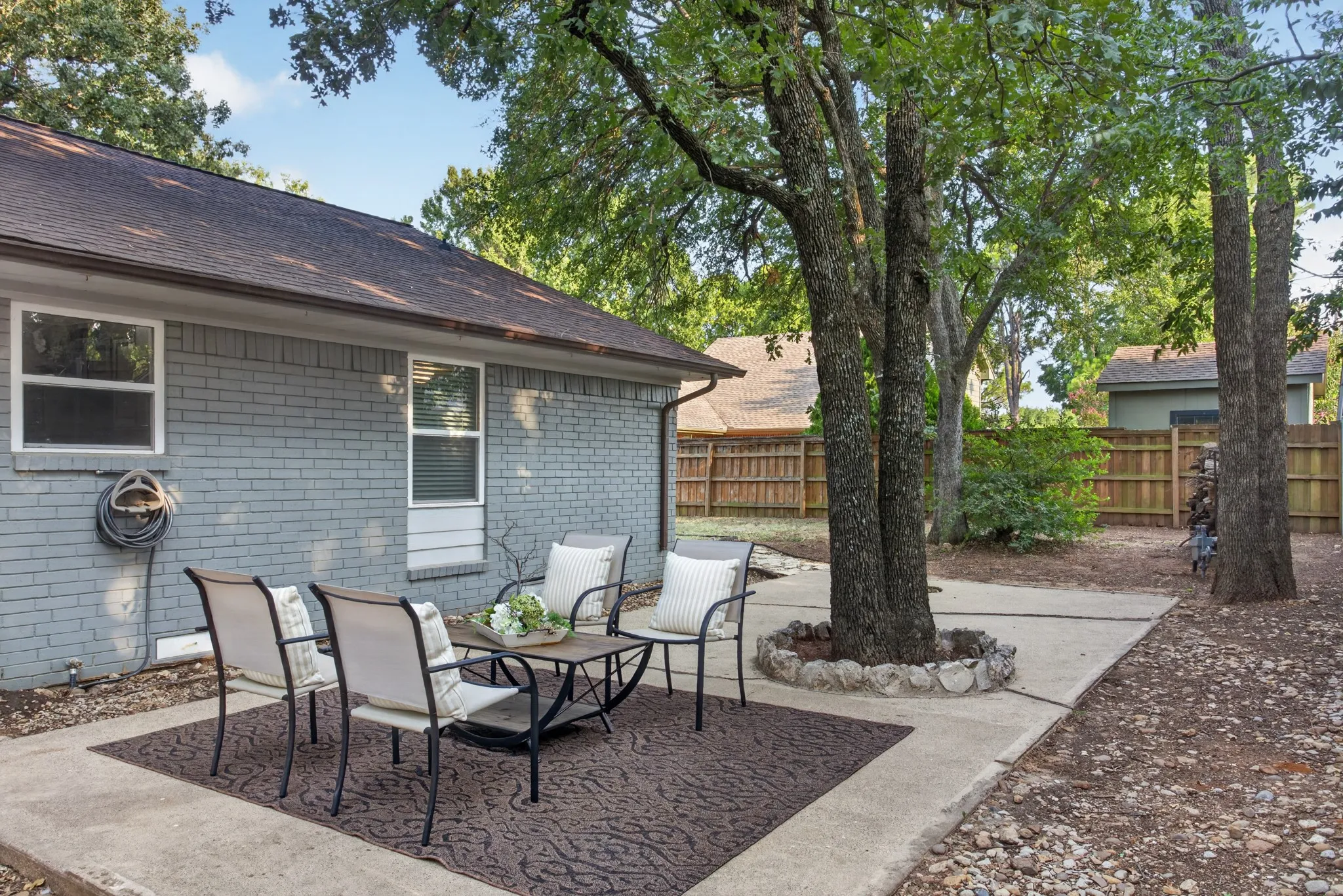 Single Family Residence For Sale in Denton County , 149 Redwood Drive, Highland Village, Texas 75077, 4 Bedroom, 4 Bathroom, 2 Garage spaces, 2,686 Sqft, built in 1965, mls#21352078, Real Estate Agent in Highland Village, Homes For Sale in Denton county, Homes For Sale in Highland Village, Realtor in Highland Village Texas, Real Estate Brokerage Independent Realty Texas, Luminita Cordes Realtor