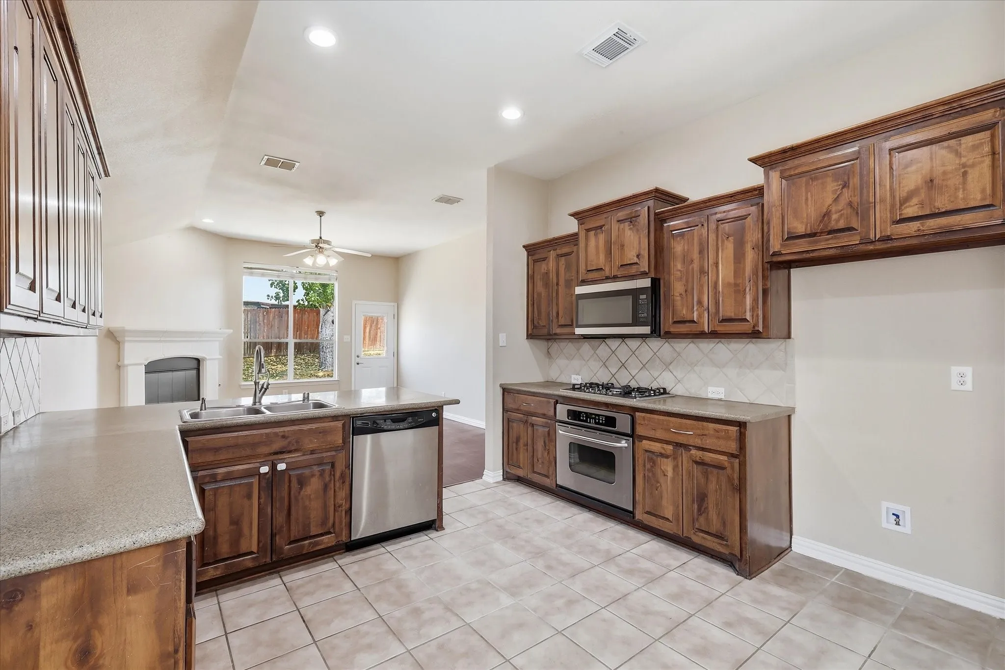 Single Family Residence For Sale in Denton County , 2725 Waterdance Drive, Little Elm, Texas 75068, 3 Bedrooms, 2 Bathrooms, 2 Garage spaces, 1,856 Sqft, built in 2006, Price $346,500, mls#21353253, Real Estate Agent in Little Elm, Homes For Sale in Denton county, Homes For Sale in Little Elm, Realtor in Little Elm Texas, Real Estate Brokerage Independent Realty Texas, Luminita Cordes Realtor