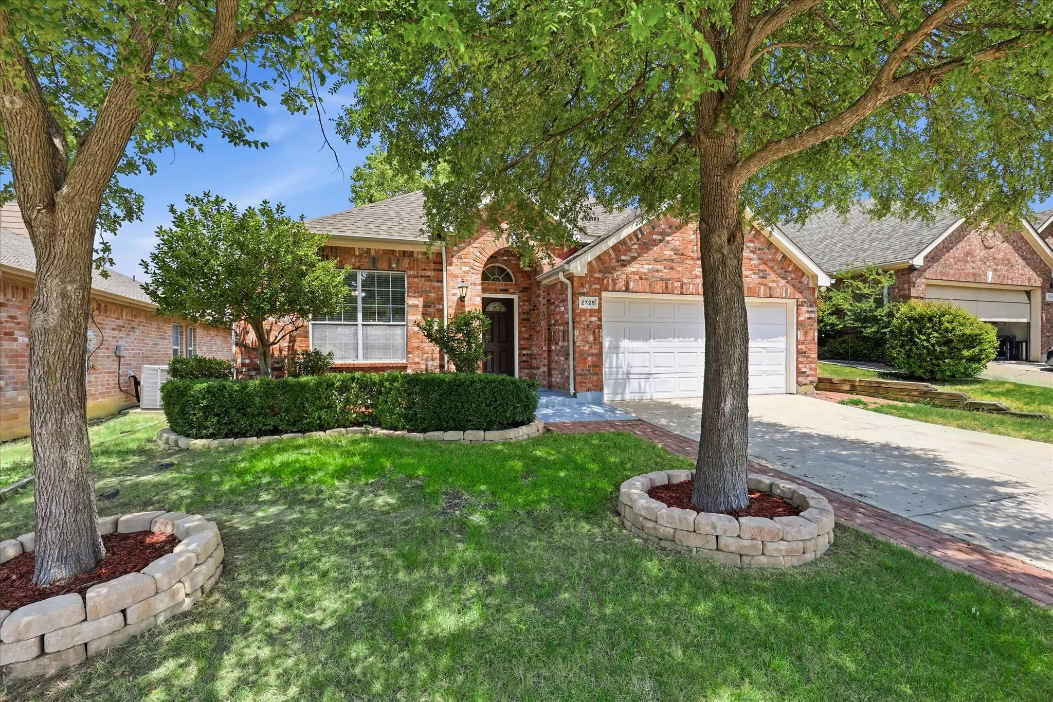 Single Family Residence For Sale in Denton County , 2725 Waterdance Drive, Little Elm, Texas 75068, 3 Bedrooms, 2 Bathrooms, 2 Garage spaces, 1,856 Sqft, built in 2006, Price $346,500, mls#21353253, Real Estate Agent in Little Elm, Homes For Sale in Denton county, Homes For Sale in Little Elm, Realtor in Little Elm Texas, Real Estate Brokerage Independent Realty Texas, Luminita Cordes Realtor