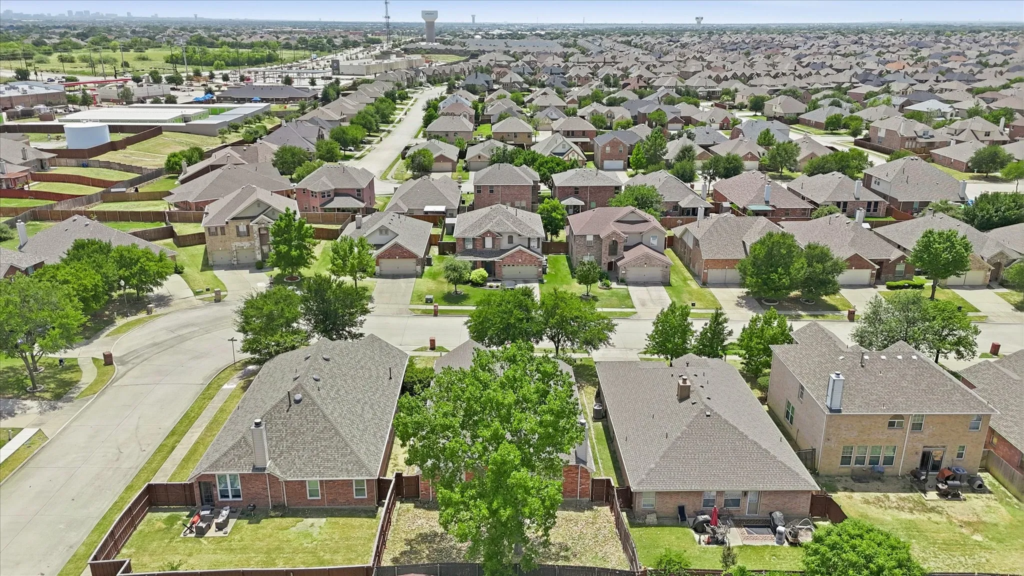 Single Family Residence For Sale in Denton County , 2725 Waterdance Drive, Little Elm, Texas 75068, 3 Bedrooms, 2 Bathrooms, 2 Garage spaces, 1,856 Sqft, built in 2006, Price $346,500, mls#21353253, Real Estate Agent in Little Elm, Homes For Sale in Denton county, Homes For Sale in Little Elm, Realtor in Little Elm Texas, Real Estate Brokerage Independent Realty Texas, Luminita Cordes Realtor