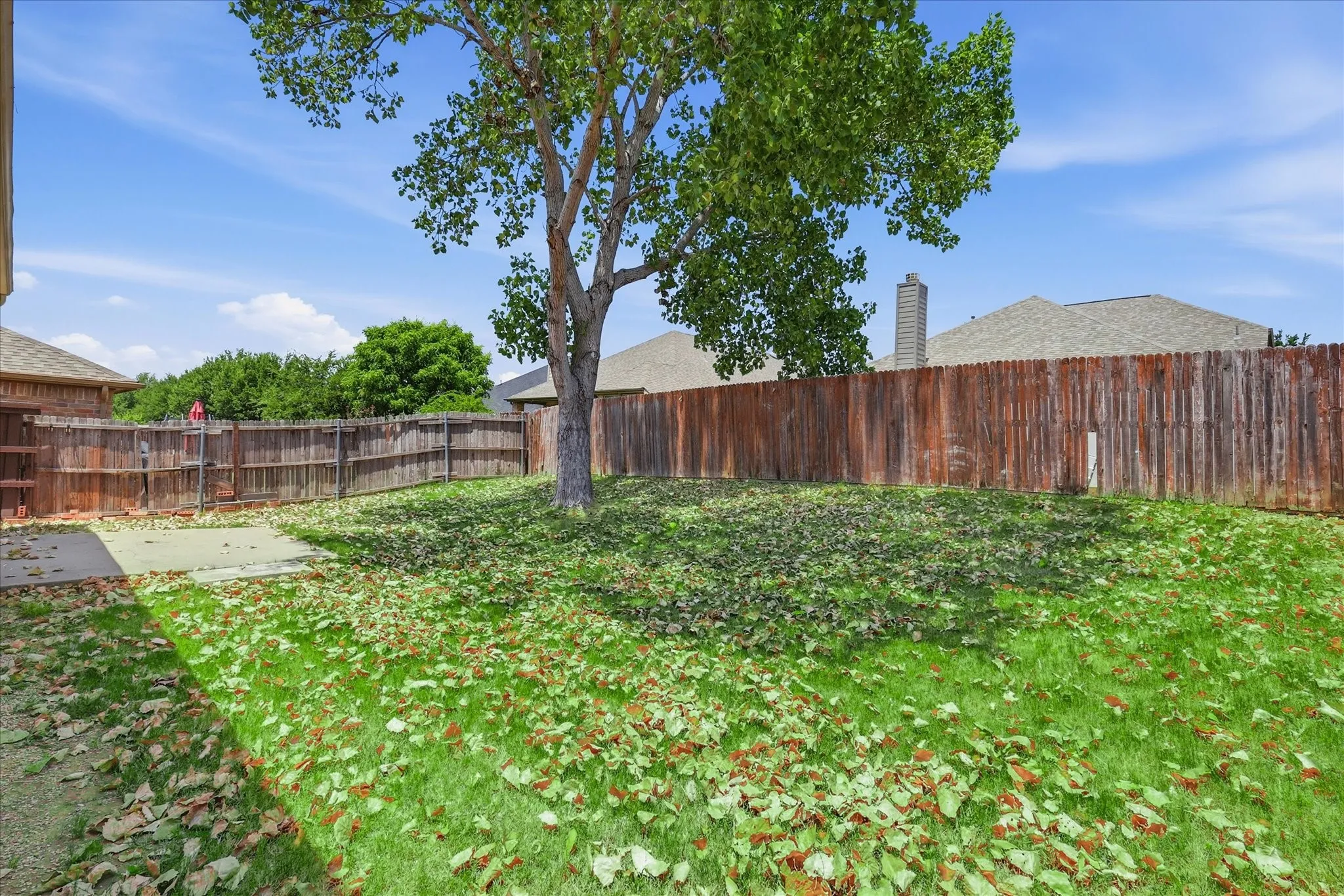 Single Family Residence For Sale in Denton County , 2725 Waterdance Drive, Little Elm, Texas 75068, 3 Bedrooms, 2 Bathrooms, 2 Garage spaces, 1,856 Sqft, built in 2006, Price $346,500, mls#21353253, Real Estate Agent in Little Elm, Homes For Sale in Denton county, Homes For Sale in Little Elm, Realtor in Little Elm Texas, Real Estate Brokerage Independent Realty Texas, Luminita Cordes Realtor