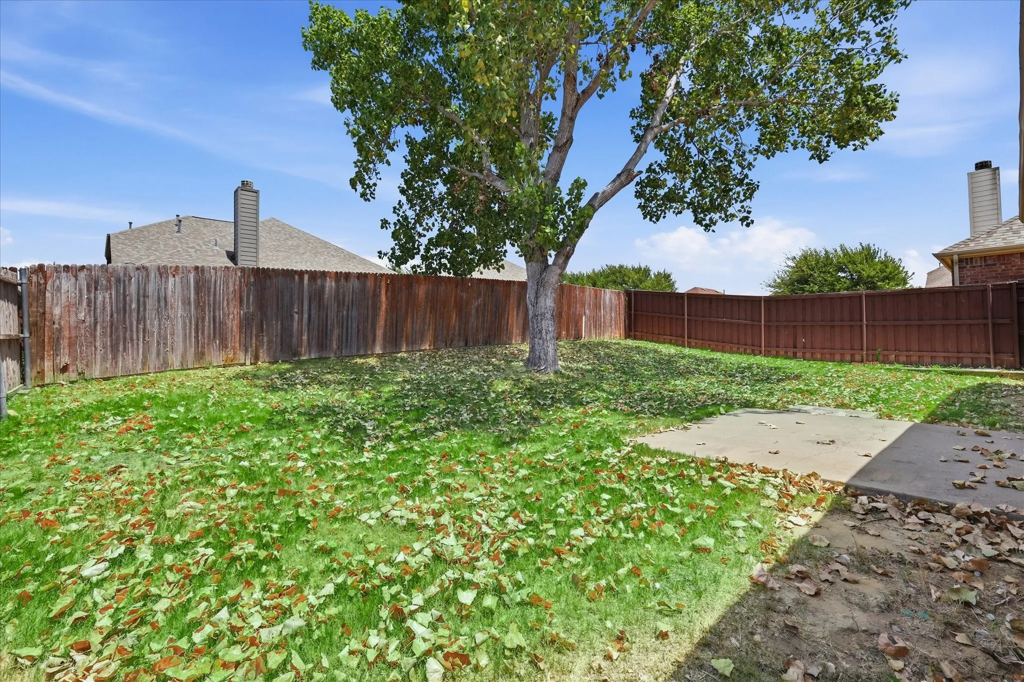 Single Family Residence For Sale in Denton County , 2725 Waterdance Drive, Little Elm, Texas 75068, 3 Bedrooms, 2 Bathrooms, 2 Garage spaces, 1,856 Sqft, built in 2006, Price $346,500, mls#21353253, Real Estate Agent in Little Elm, Homes For Sale in Denton county, Homes For Sale in Little Elm, Realtor in Little Elm Texas, Real Estate Brokerage Independent Realty Texas, Luminita Cordes Realtor