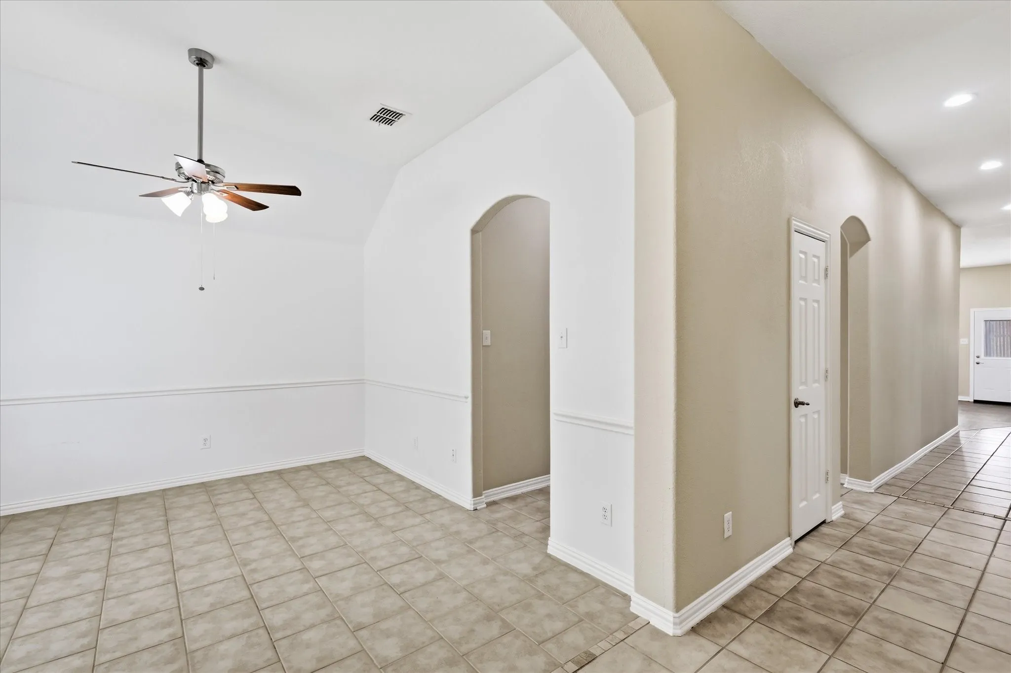 Single Family Residence For Sale in Denton County , 2725 Waterdance Drive, Little Elm, Texas 75068, 3 Bedrooms, 2 Bathrooms, 2 Garage spaces, 1,856 Sqft, built in 2006, Price $346,500, mls#21353253, Real Estate Agent in Little Elm, Homes For Sale in Denton county, Homes For Sale in Little Elm, Realtor in Little Elm Texas, Real Estate Brokerage Independent Realty Texas, Luminita Cordes Realtor