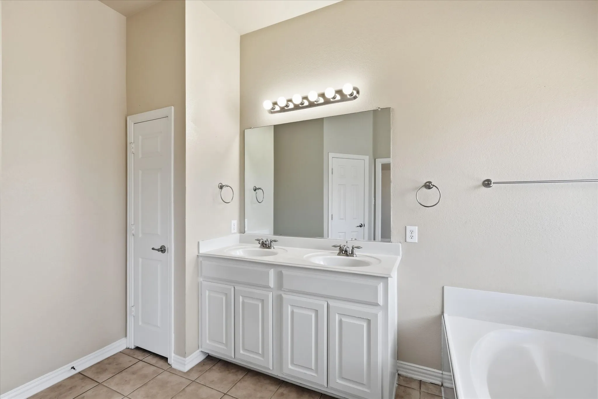 Single Family Residence For Sale in Denton County , 2725 Waterdance Drive, Little Elm, Texas 75068, 3 Bedrooms, 2 Bathrooms, 2 Garage spaces, 1,856 Sqft, built in 2006, Price $346,500, mls#21353253, Real Estate Agent in Little Elm, Homes For Sale in Denton county, Homes For Sale in Little Elm, Realtor in Little Elm Texas, Real Estate Brokerage Independent Realty Texas, Luminita Cordes Realtor