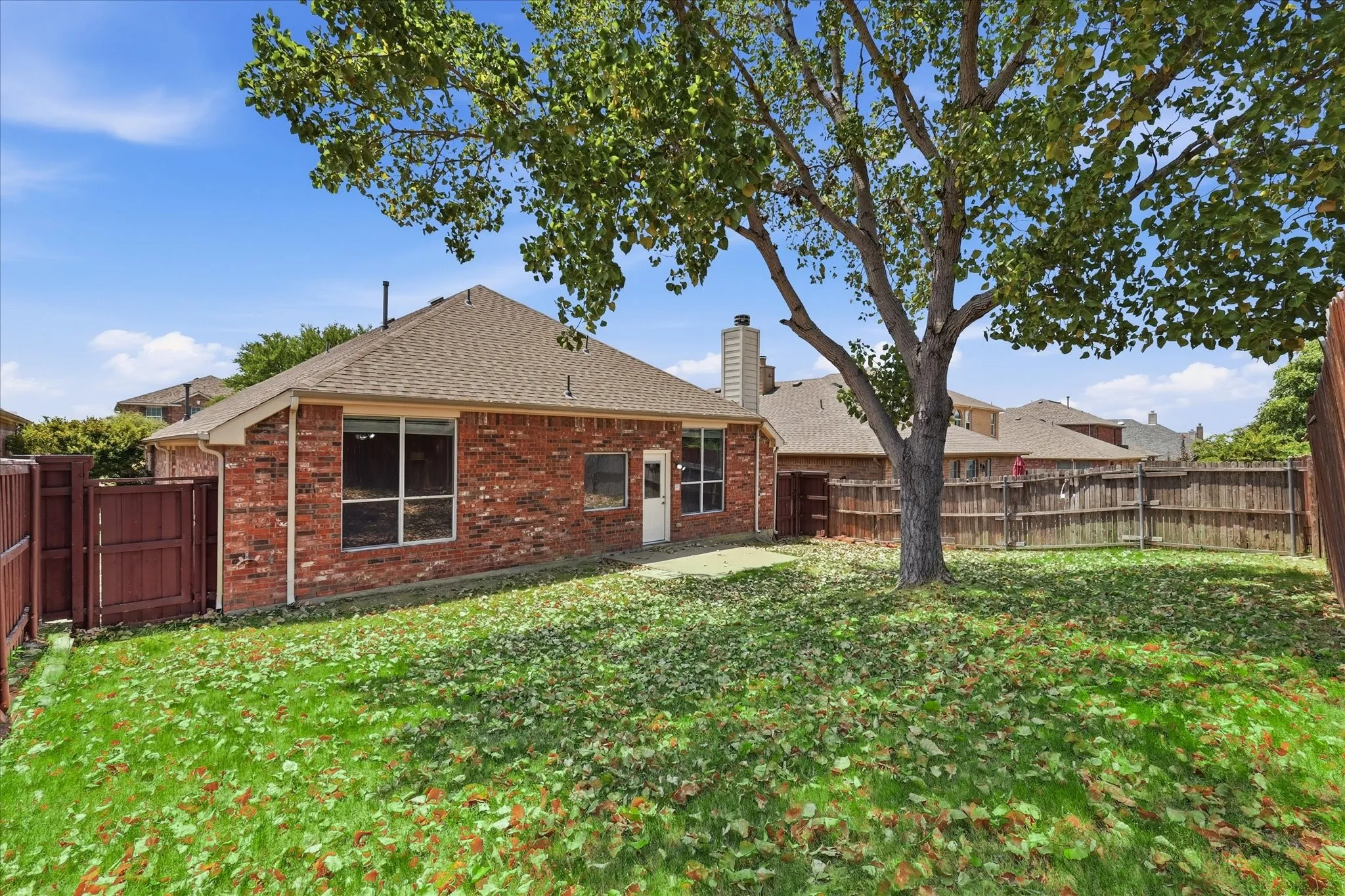 Single Family Residence For Sale in Denton County , 2725 Waterdance Drive, Little Elm, Texas 75068, 3 Bedrooms, 2 Bathrooms, 2 Garage spaces, 1,856 Sqft, built in 2006, Price $346,500, mls#21353253, Real Estate Agent in Little Elm, Homes For Sale in Denton county, Homes For Sale in Little Elm, Realtor in Little Elm Texas, Real Estate Brokerage Independent Realty Texas, Luminita Cordes Realtor